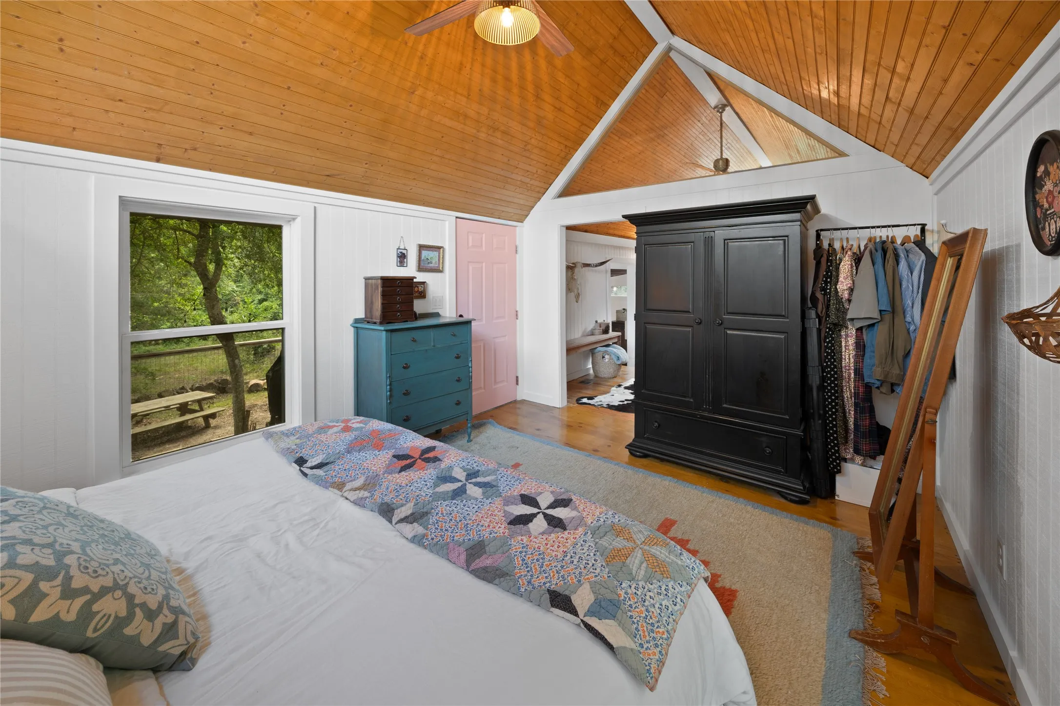 Single Family Residence For Sale in Van Zandt County , 11314 FM 279, Chandler, Texas 75758, 1 Bedroom, 1 Bathroom, Garage spaces, 1,018 Sqft, built in 1967, mls#21273680, Real Estate Agent in Chandler, Homes For Sale in Van Zandt county, Homes For Sale in Chandler, Realtor in Chandler Texas, Real Estate Brokerage Independent Realty Texas, Luminita Cordes Realtor