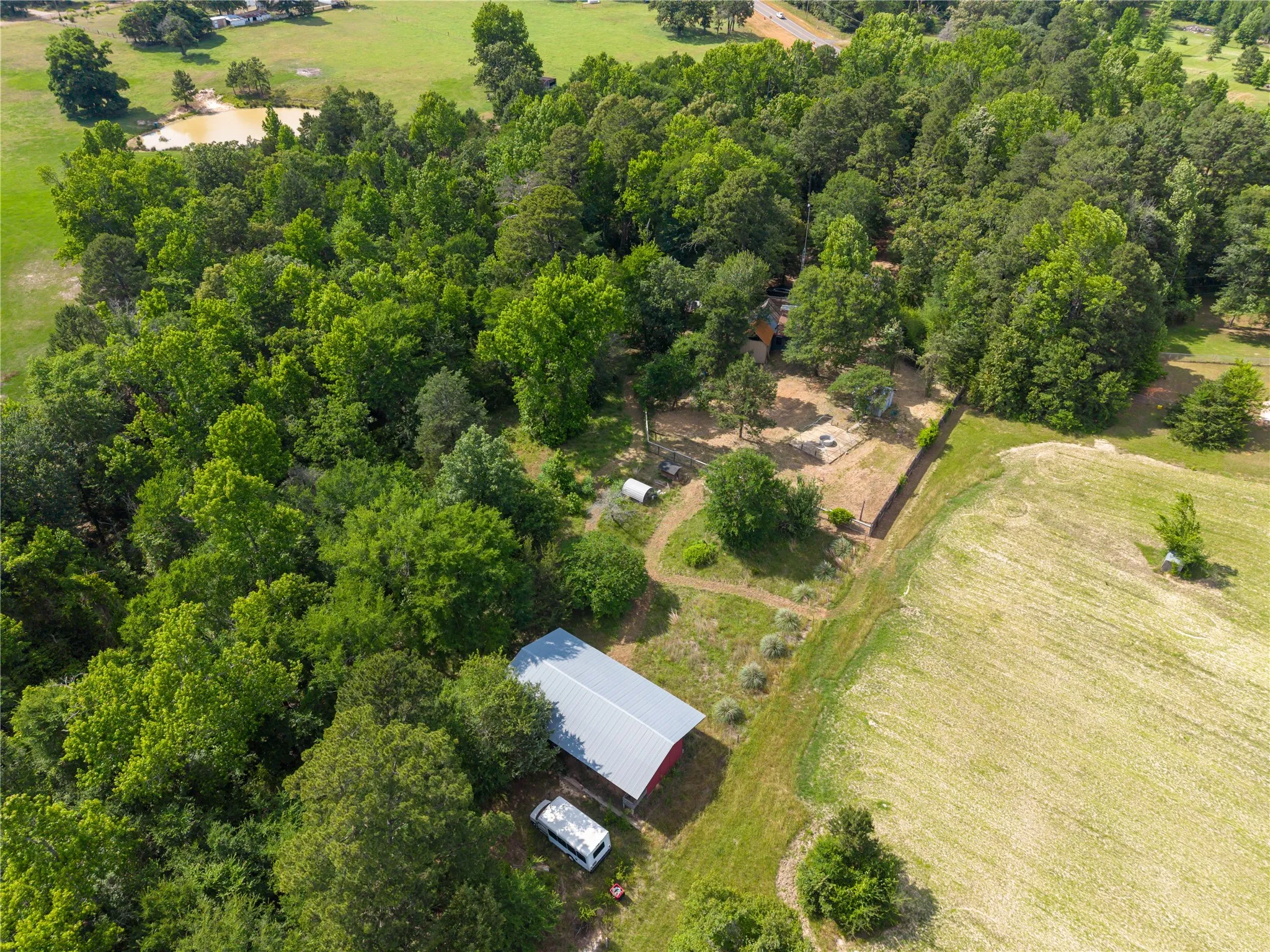 Single Family Residence For Sale in Van Zandt County , 11314 FM 279, Chandler, Texas 75758, 1 Bedroom, 1 Bathroom, Garage spaces, 1,018 Sqft, built in 1967, mls#21273680, Real Estate Agent in Chandler, Homes For Sale in Van Zandt county, Homes For Sale in Chandler, Realtor in Chandler Texas, Real Estate Brokerage Independent Realty Texas, Luminita Cordes Realtor