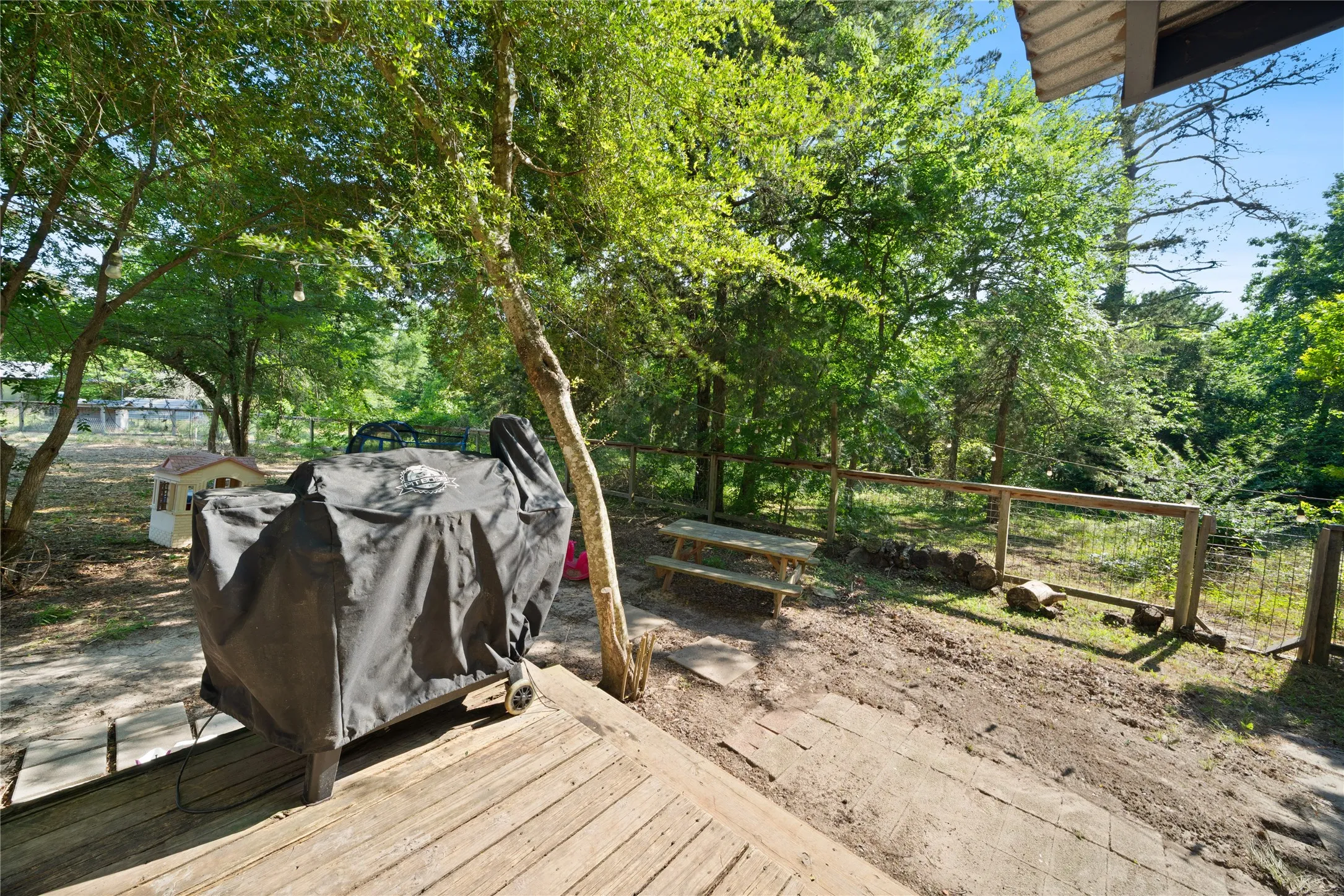 Single Family Residence For Sale in Van Zandt County , 11314 FM 279, Chandler, Texas 75758, 1 Bedroom, 1 Bathroom, Garage spaces, 1,018 Sqft, built in 1967, mls#21273680, Real Estate Agent in Chandler, Homes For Sale in Van Zandt county, Homes For Sale in Chandler, Realtor in Chandler Texas, Real Estate Brokerage Independent Realty Texas, Luminita Cordes Realtor