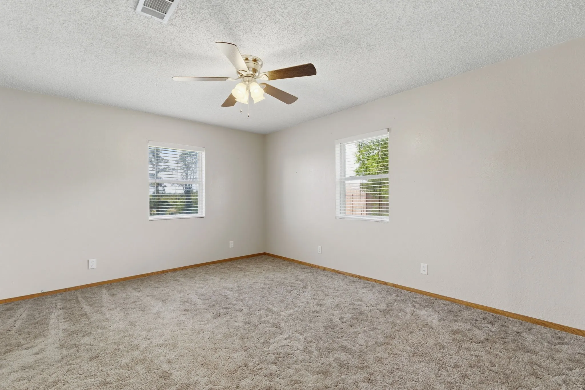 Retail For Sale in Parker County , 3523 E Highway 199 C, Springtown, Texas 76082, 0, 0, Garage spaces, 0 Sqft, built in 1985, mls#21273787, Real Estate Agent in Springtown, Homes For Sale in Parker county, Homes For Sale in Springtown, Realtor in Springtown Texas, Real Estate Brokerage Independent Realty Texas, Luminita Cordes Realtor