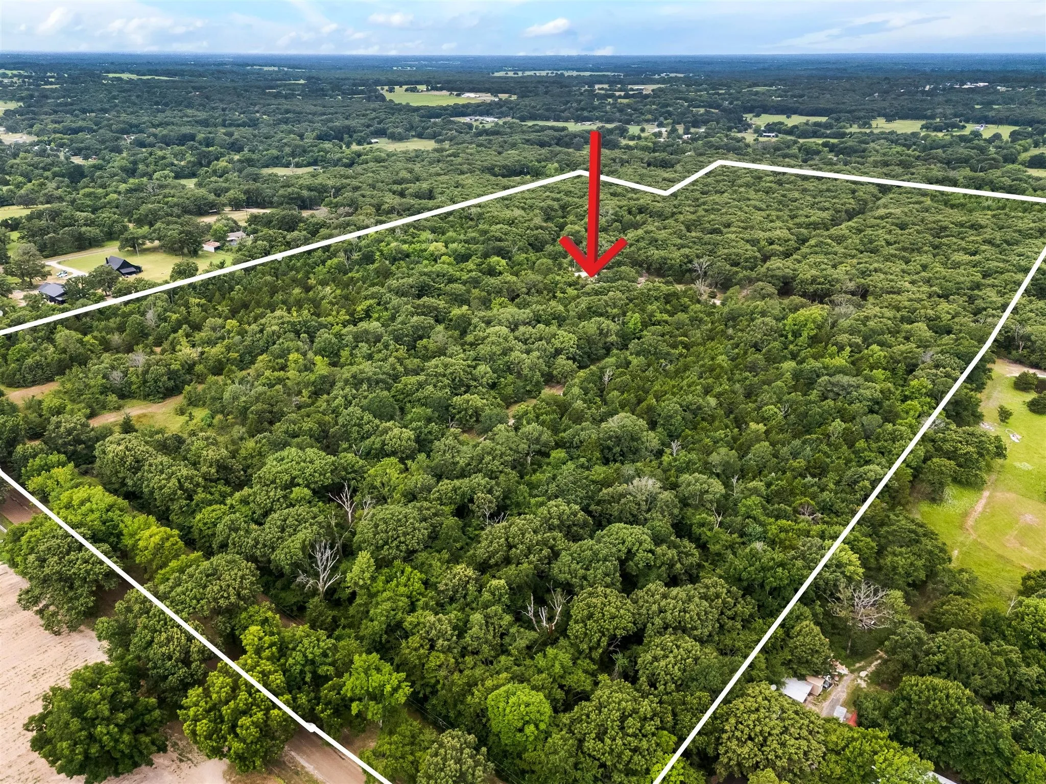 Single Family Residence For Sale in Van Zandt County , 871 VZ County Road 1913, Fruitvale, Texas 75127, 2 Bedrooms, 2 Bathrooms, Garage spaces, 3,000 Sqft, built in 2013, Price $1,150,000, mls#21271134, Real Estate Agent in Fruitvale, Homes For Sale in Van Zandt county, Homes For Sale in Fruitvale, Realtor in Fruitvale Texas, Real Estate Brokerage Independent Realty Texas, Luminita Cordes Realtor