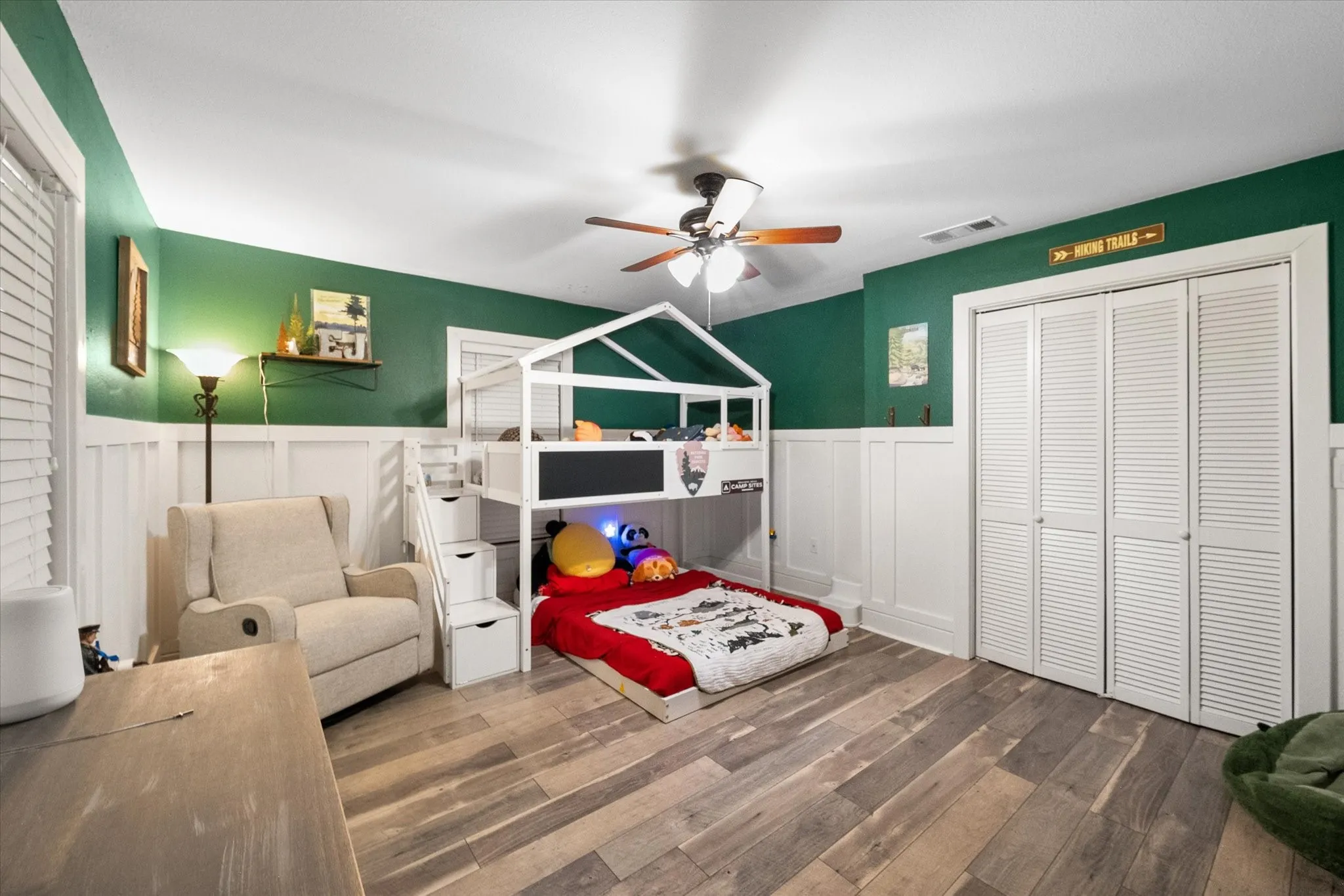 Single Family Residence For Sale in Ellis County , 516 E Ross Street, Waxahachie, Texas 75165, 3 Bedroom, 2 Bathroom, 1 Garage spaces, 1,484 Sqft, built in 1951, mls#21207075, Real Estate Agent in Waxahachie, Homes For Sale in Ellis county, Homes For Sale in Waxahachie, Realtor in Waxahachie Texas, Real Estate Brokerage Independent Realty Texas, Luminita Cordes Realtor