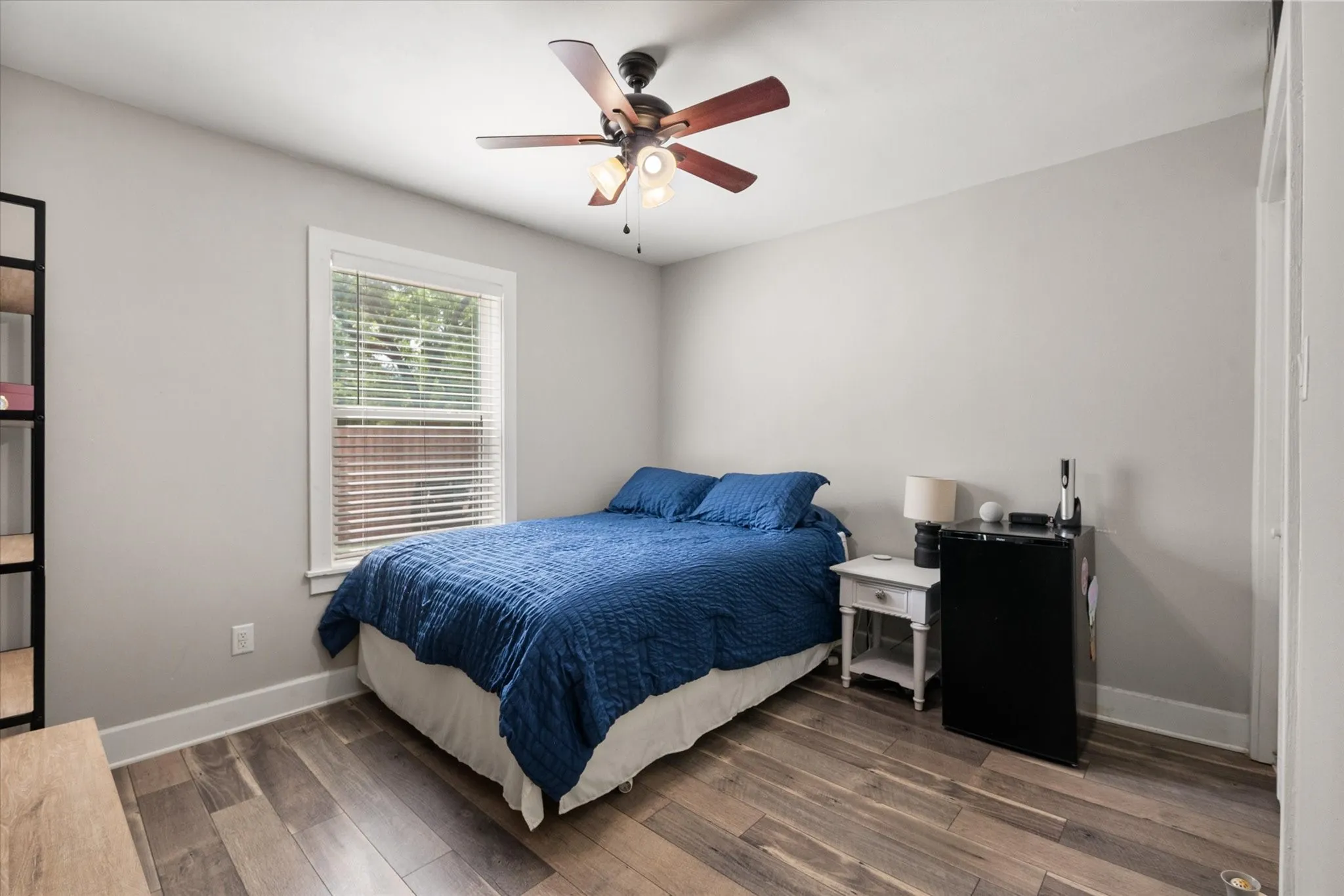 Single Family Residence For Sale in Ellis County , 516 E Ross Street, Waxahachie, Texas 75165, 3 Bedroom, 2 Bathroom, 1 Garage spaces, 1,484 Sqft, built in 1951, mls#21207075, Real Estate Agent in Waxahachie, Homes For Sale in Ellis county, Homes For Sale in Waxahachie, Realtor in Waxahachie Texas, Real Estate Brokerage Independent Realty Texas, Luminita Cordes Realtor