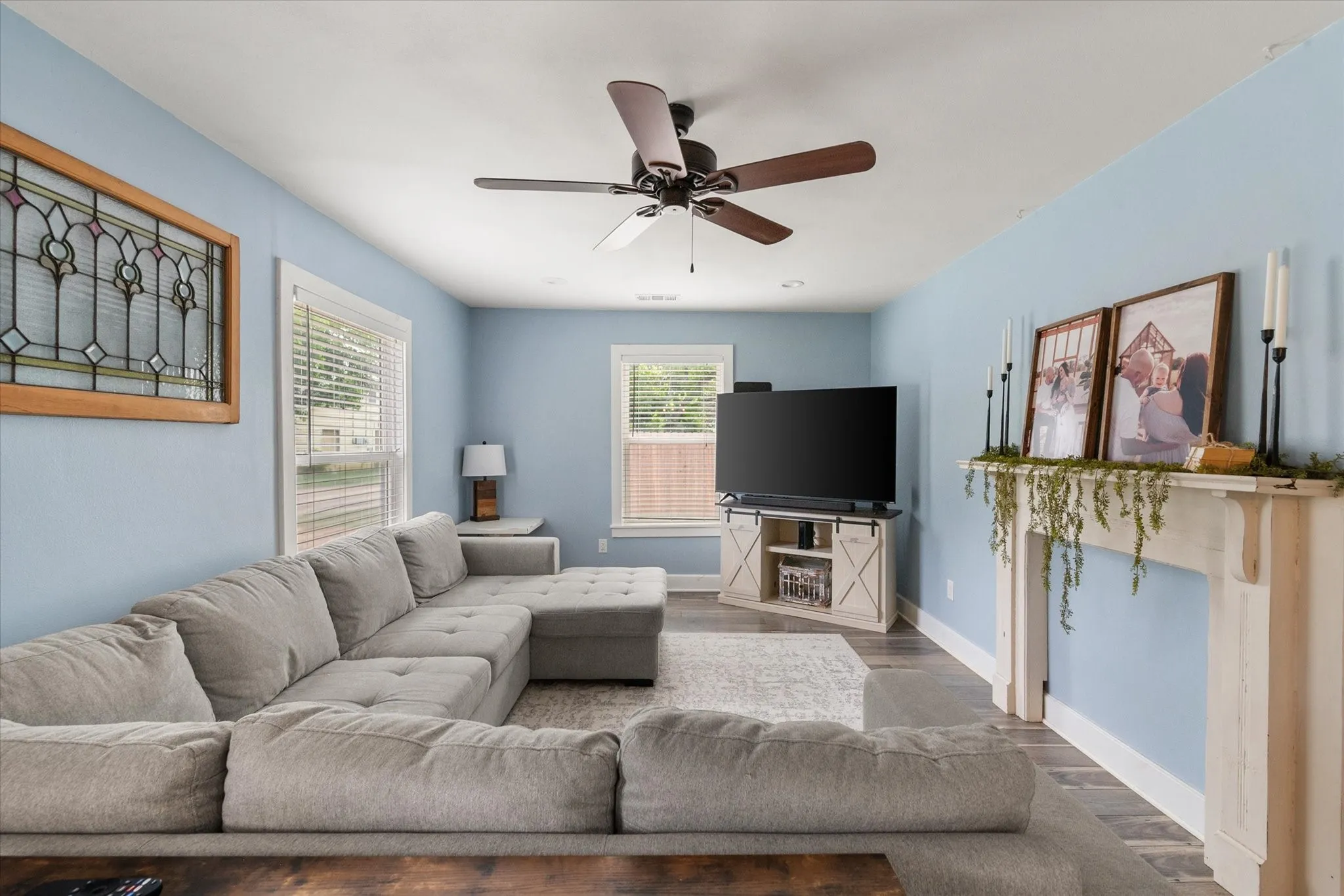 Single Family Residence For Sale in Ellis County , 516 E Ross Street, Waxahachie, Texas 75165, 3 Bedroom, 2 Bathroom, 1 Garage spaces, 1,484 Sqft, built in 1951, mls#21207075, Real Estate Agent in Waxahachie, Homes For Sale in Ellis county, Homes For Sale in Waxahachie, Realtor in Waxahachie Texas, Real Estate Brokerage Independent Realty Texas, Luminita Cordes Realtor