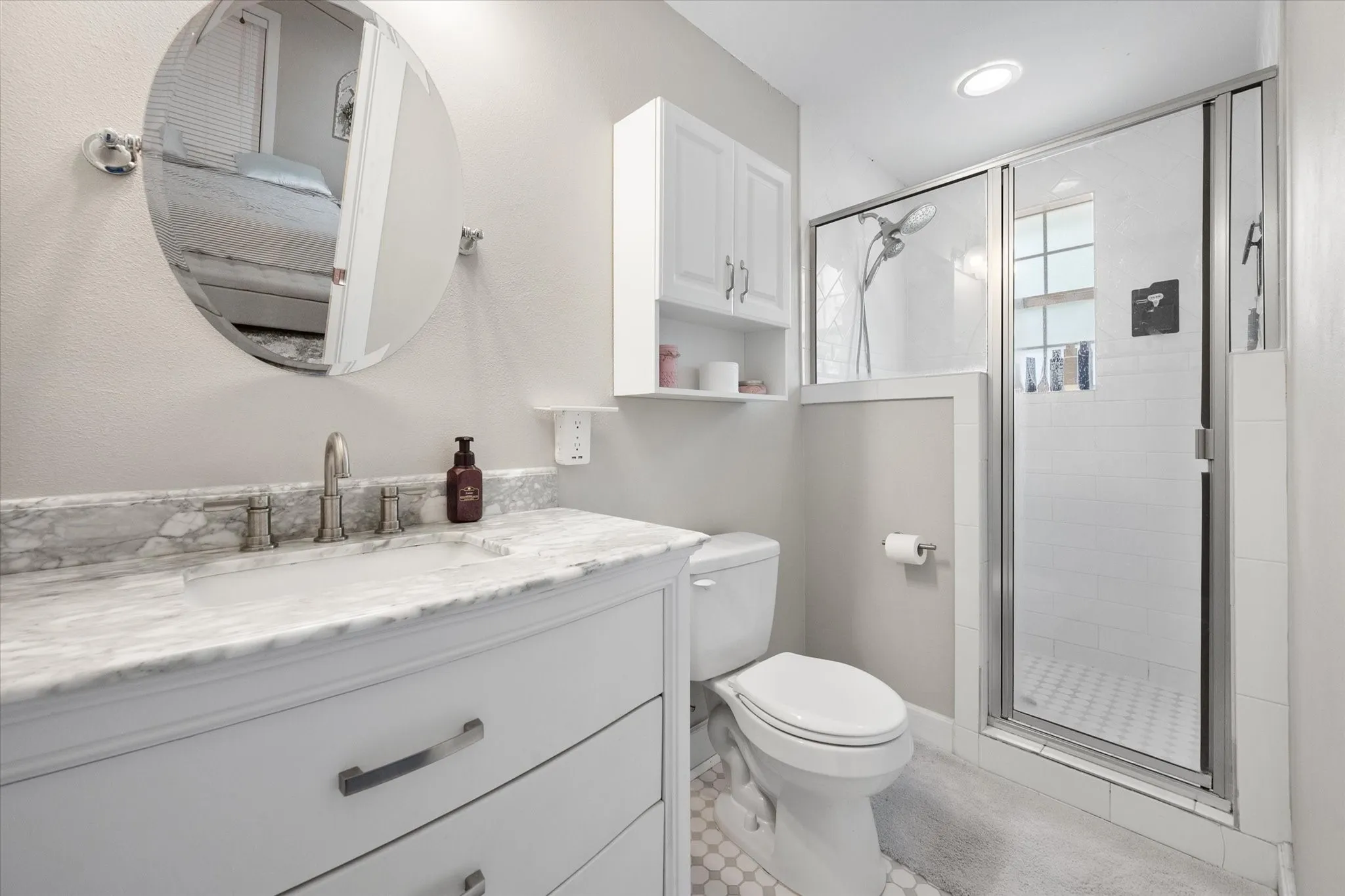 Single Family Residence For Sale in Ellis County , 516 E Ross Street, Waxahachie, Texas 75165, 3 Bedroom, 2 Bathroom, 1 Garage spaces, 1,484 Sqft, built in 1951, mls#21207075, Real Estate Agent in Waxahachie, Homes For Sale in Ellis county, Homes For Sale in Waxahachie, Realtor in Waxahachie Texas, Real Estate Brokerage Independent Realty Texas, Luminita Cordes Realtor