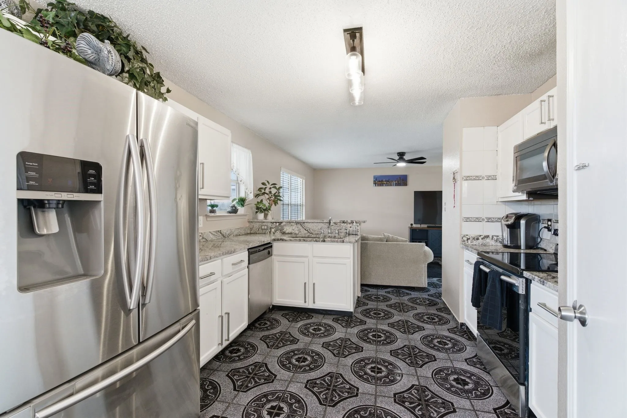 Single Family Residence For Sale in Tarrant County , 8173 Heritage Place Drive, Fort Worth, Texas 76137, 4 Bedrooms, 2 Bathrooms, 2 Garage spaces, 1,848 Sqft, built in 1997, Price $345,000, mls#21273823, Real Estate Agent in Fort Worth, Homes For Sale in Tarrant county, Homes For Sale in Fort Worth, Realtor in Fort Worth Texas, Real Estate Brokerage Independent Realty Texas, Luminita Cordes Realtor