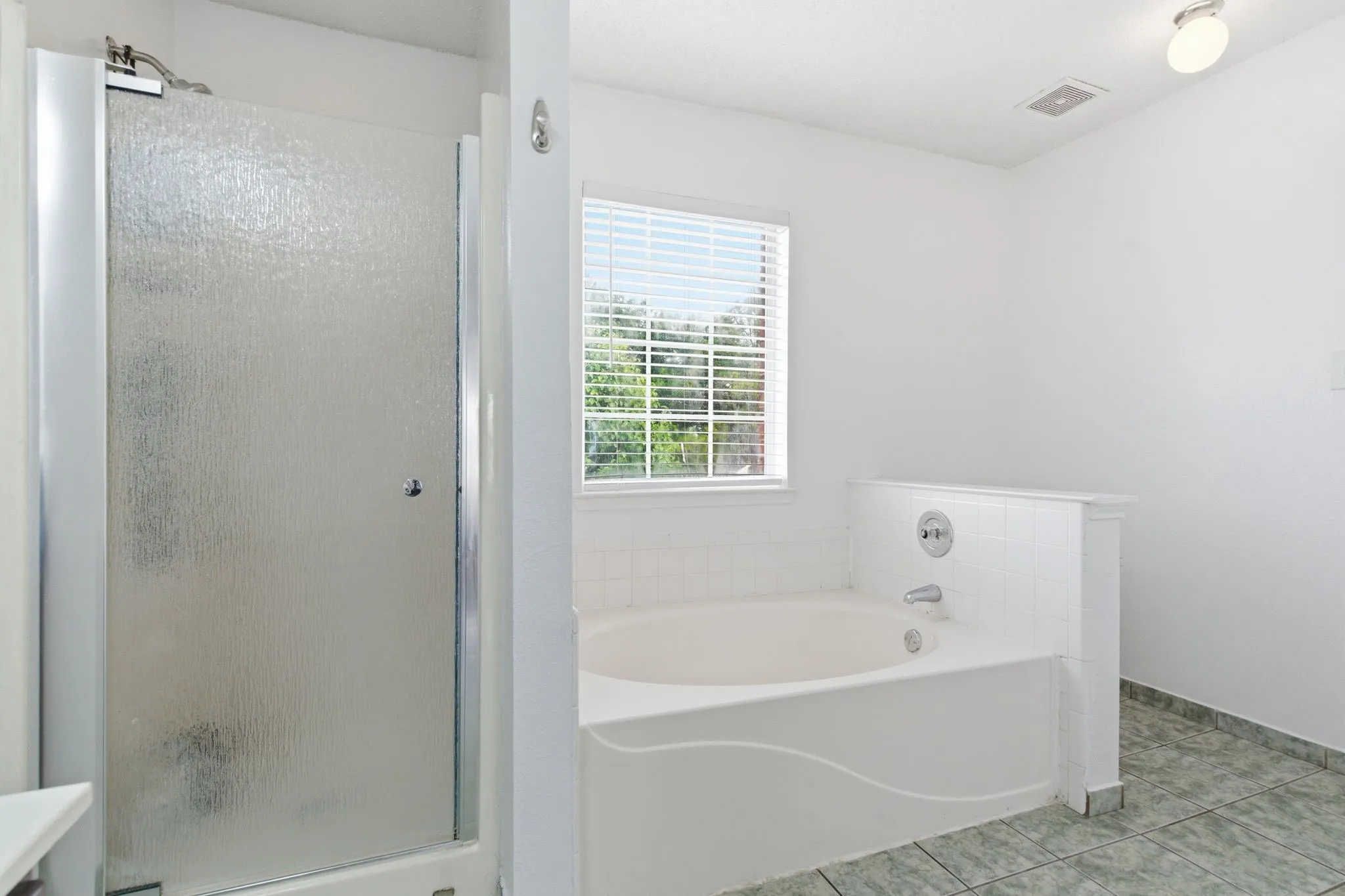 Single Family Residence For Sale in Tarrant County , 8173 Heritage Place Drive, Fort Worth, Texas 76137, 4 Bedrooms, 2 Bathrooms, 2 Garage spaces, 1,848 Sqft, built in 1997, Price $345,000, mls#21273823, Real Estate Agent in Fort Worth, Homes For Sale in Tarrant county, Homes For Sale in Fort Worth, Realtor in Fort Worth Texas, Real Estate Brokerage Independent Realty Texas, Luminita Cordes Realtor