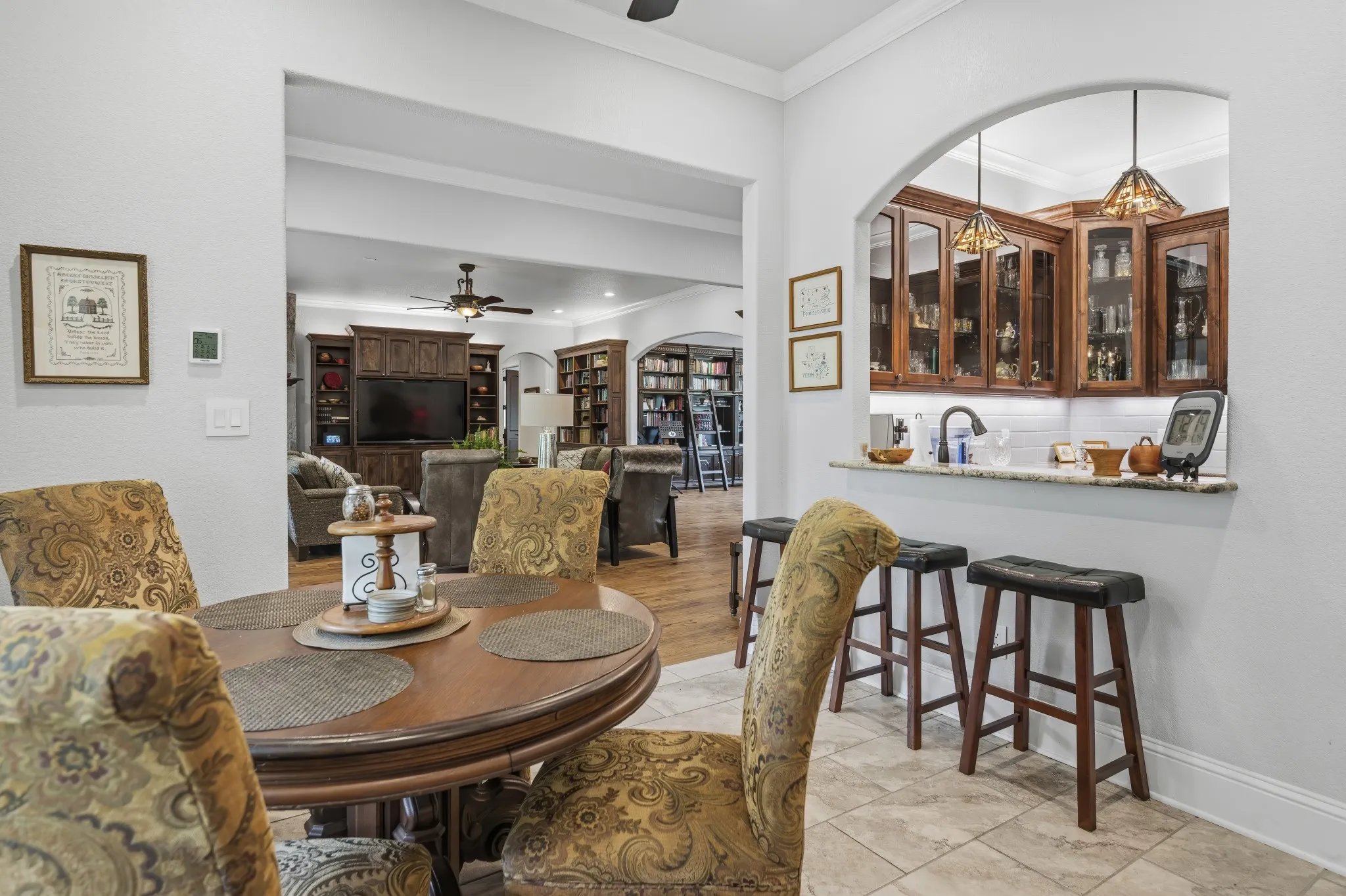 Single Family Residence For Sale in Wood County , 4354 S Fm 2869, Hawkins, Texas 75765, 3 Bedrooms, 4 Bathrooms, 3 Garage spaces, 4,940 Sqft, built in 2017, Price $1,190,000, mls#21273837, Real Estate Agent in Hawkins, Homes For Sale in Wood county, Homes For Sale in Hawkins, Realtor in Hawkins Texas, Real Estate Brokerage Independent Realty Texas, Luminita Cordes Realtor