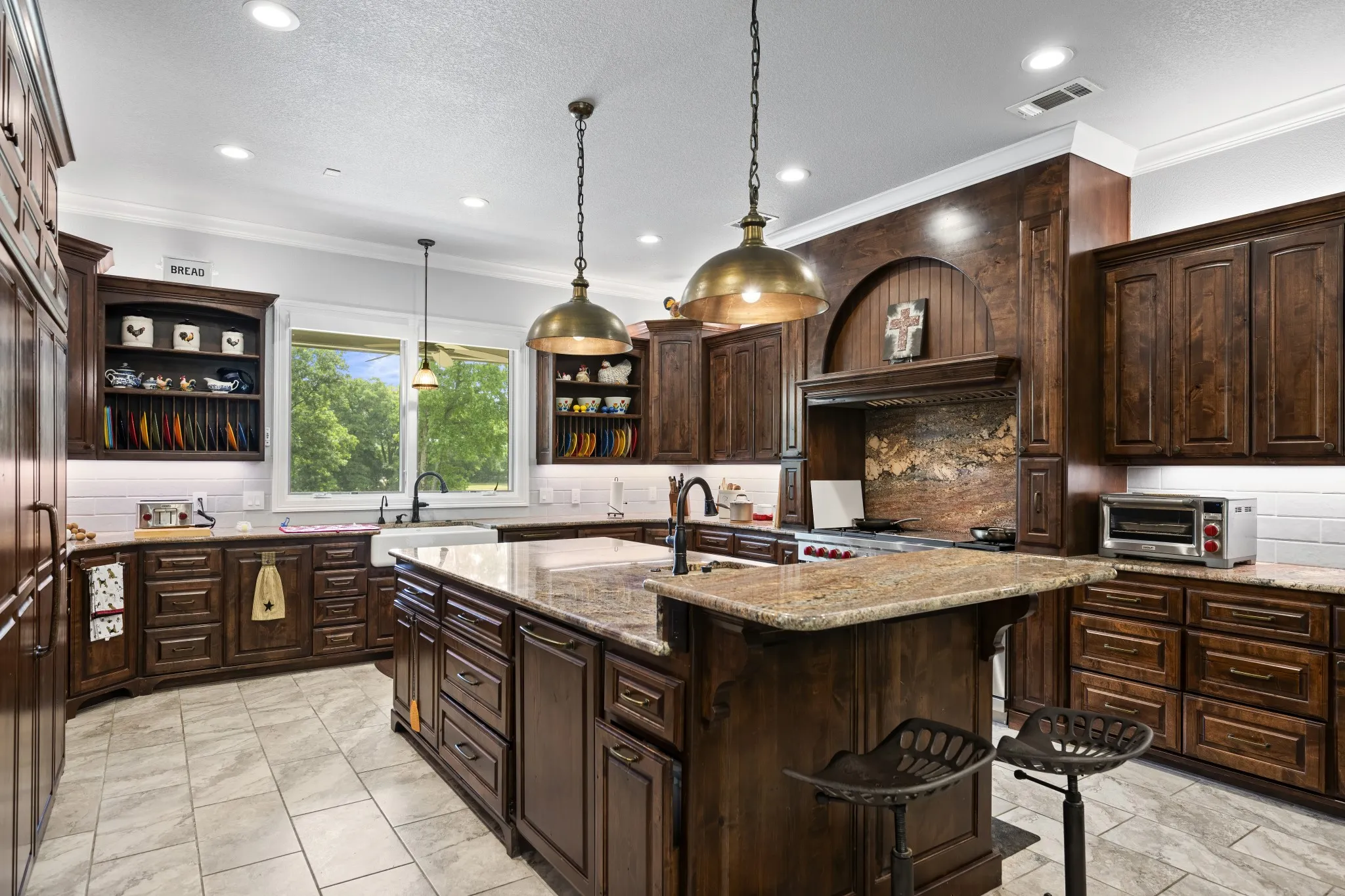 Single Family Residence For Sale in Wood County , 4354 S Fm 2869, Hawkins, Texas 75765, 3 Bedrooms, 4 Bathrooms, 3 Garage spaces, 4,940 Sqft, built in 2017, Price $1,190,000, mls#21273837, Real Estate Agent in Hawkins, Homes For Sale in Wood county, Homes For Sale in Hawkins, Realtor in Hawkins Texas, Real Estate Brokerage Independent Realty Texas, Luminita Cordes Realtor