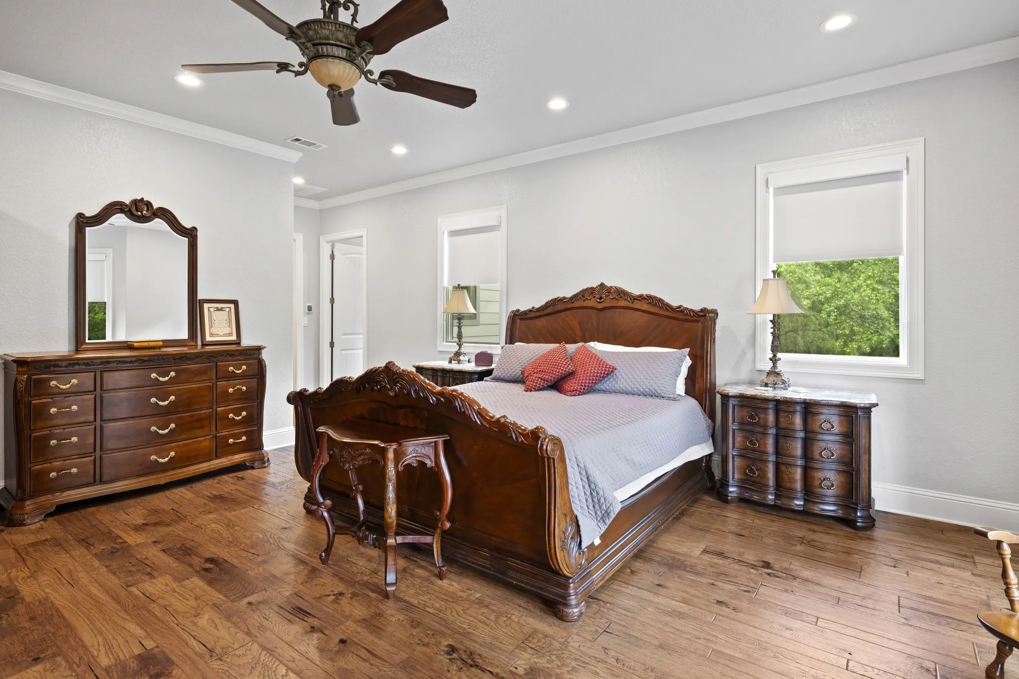 Single Family Residence For Sale in Wood County , 4354 S Fm 2869, Hawkins, Texas 75765, 3 Bedrooms, 4 Bathrooms, 3 Garage spaces, 4,940 Sqft, built in 2017, Price $1,190,000, mls#21273837, Real Estate Agent in Hawkins, Homes For Sale in Wood county, Homes For Sale in Hawkins, Realtor in Hawkins Texas, Real Estate Brokerage Independent Realty Texas, Luminita Cordes Realtor