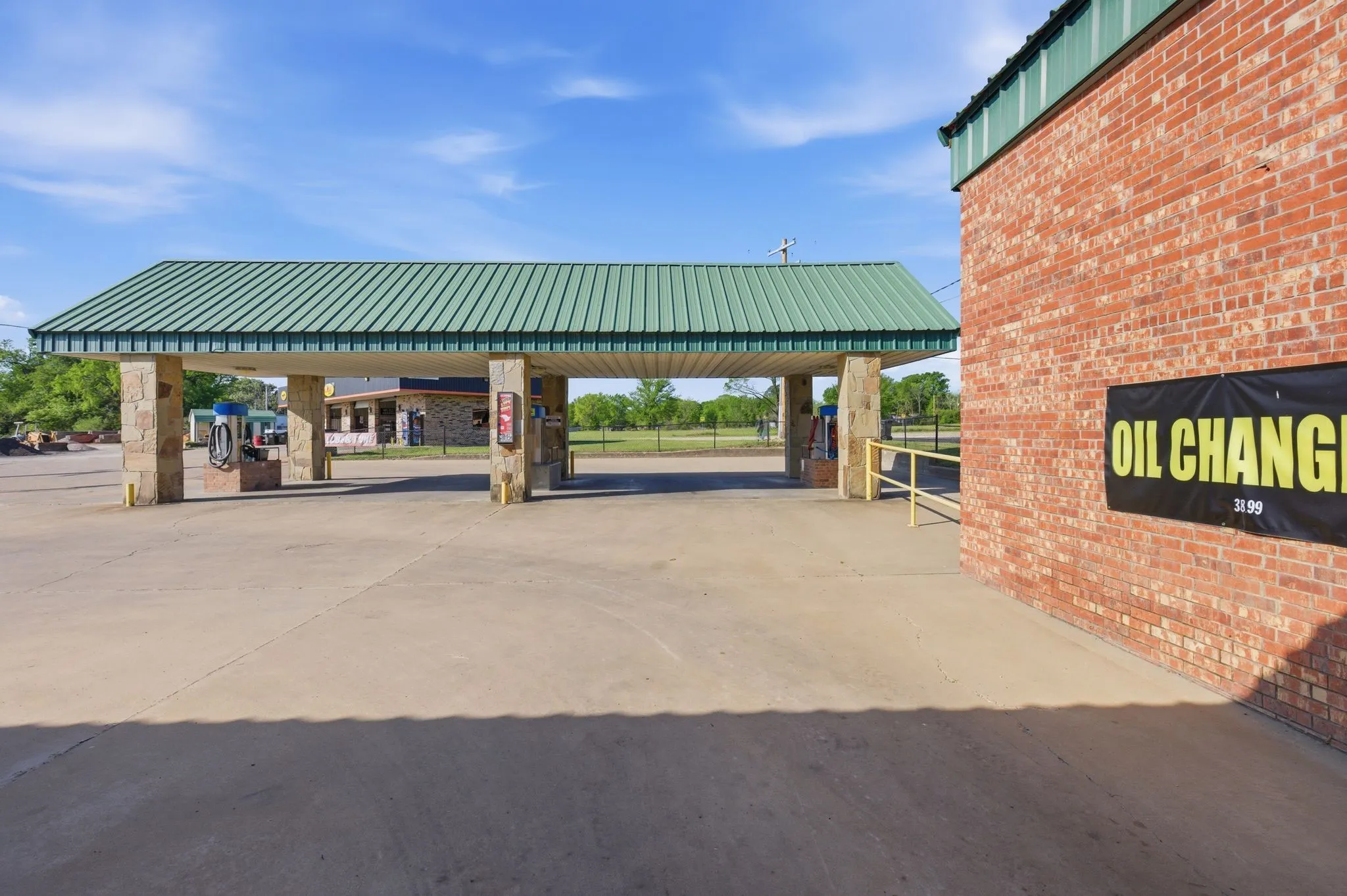 Business For Sale in Rains County , 315 W Lennon, Emory, Texas 75440, 0, 0, Garage spaces, 0 Sqft, built in 1986, mls#21273877, Real Estate Agent in Emory, Homes For Sale in Rains county, Homes For Sale in Emory, Realtor in Emory Texas, Real Estate Brokerage Independent Realty Texas, Luminita Cordes Realtor
