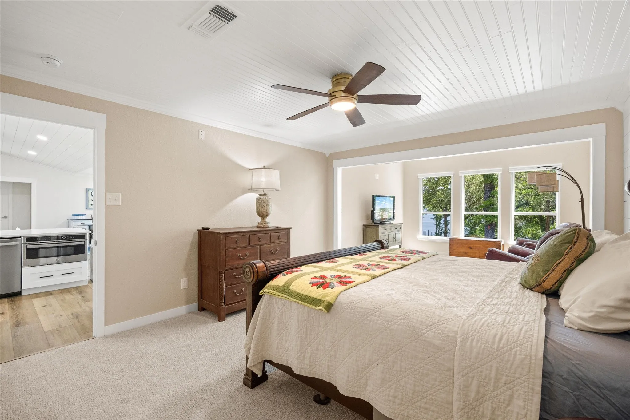 Single Family Residence For Sale in Hood County , 3818 Mambrino Highway, Granbury, Texas 76048, 4 Bedroom, 3 Bathroom, 2 Garage spaces, 2,387 Sqft, built in 1993, mls#21266056, Real Estate Agent in Granbury, Homes For Sale in Hood county, Homes For Sale in Granbury, Realtor in Granbury Texas, Real Estate Brokerage Independent Realty Texas, Luminita Cordes Realtor