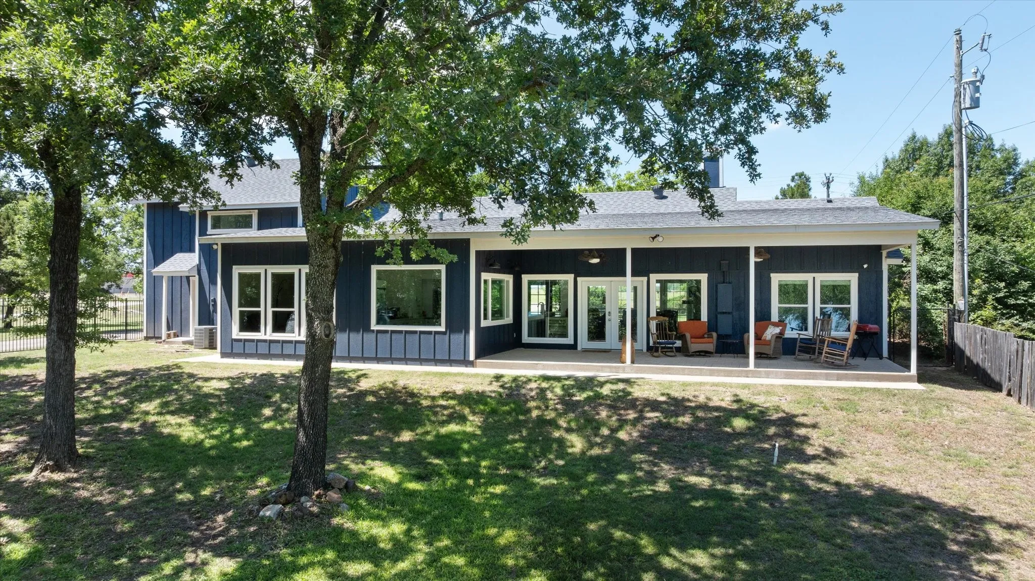 Single Family Residence For Sale in Hood County , 3818 Mambrino Highway, Granbury, Texas 76048, 4 Bedroom, 3 Bathroom, 2 Garage spaces, 2,387 Sqft, built in 1993, mls#21266056, Real Estate Agent in Granbury, Homes For Sale in Hood county, Homes For Sale in Granbury, Realtor in Granbury Texas, Real Estate Brokerage Independent Realty Texas, Luminita Cordes Realtor