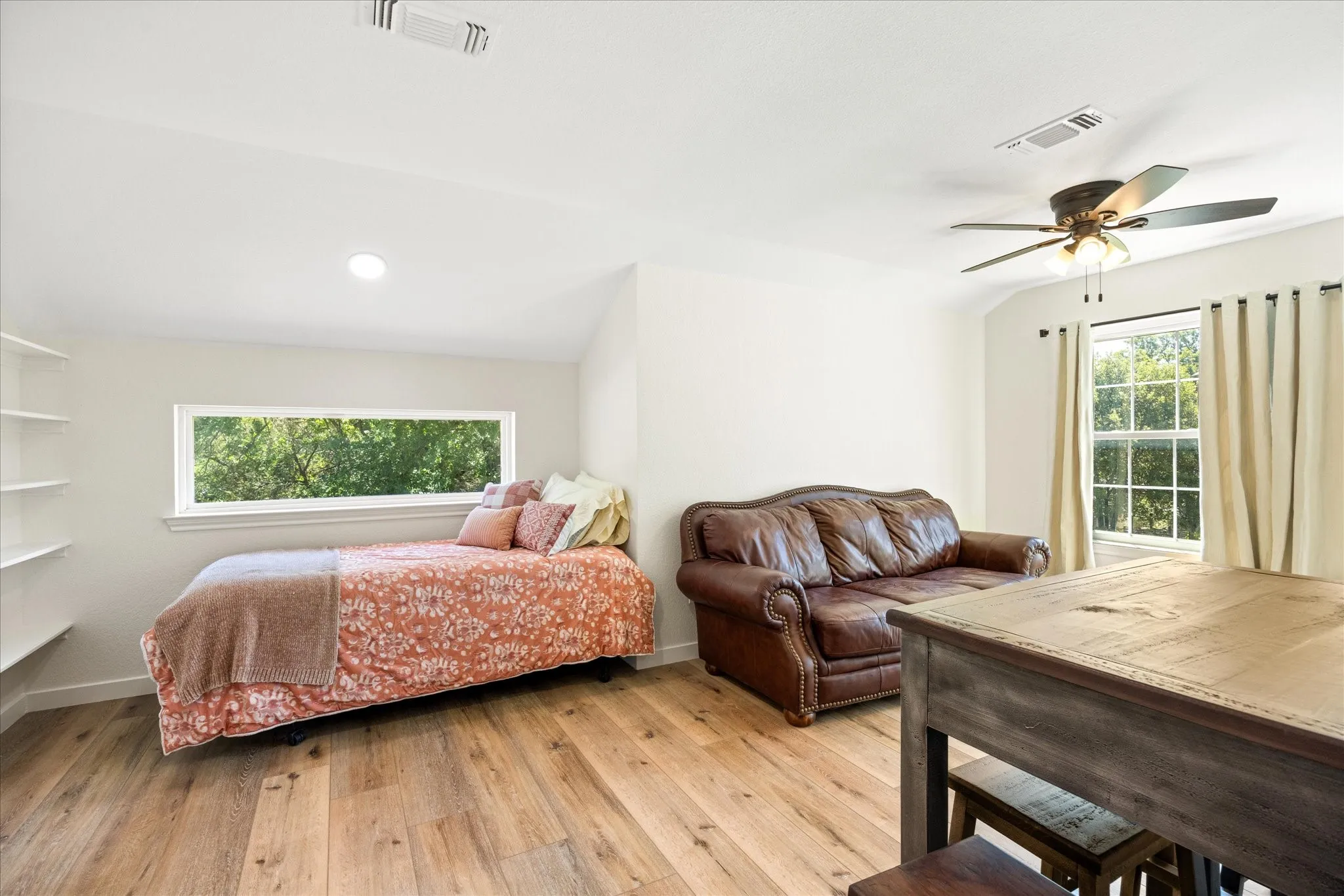 Single Family Residence For Sale in Hood County , 3818 Mambrino Highway, Granbury, Texas 76048, 4 Bedroom, 3 Bathroom, 2 Garage spaces, 2,387 Sqft, built in 1993, mls#21266056, Real Estate Agent in Granbury, Homes For Sale in Hood county, Homes For Sale in Granbury, Realtor in Granbury Texas, Real Estate Brokerage Independent Realty Texas, Luminita Cordes Realtor