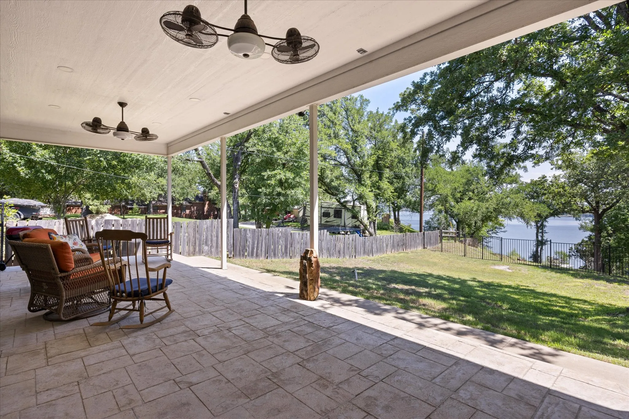 Single Family Residence For Sale in Hood County , 3818 Mambrino Highway, Granbury, Texas 76048, 4 Bedroom, 3 Bathroom, 2 Garage spaces, 2,387 Sqft, built in 1993, mls#21266056, Real Estate Agent in Granbury, Homes For Sale in Hood county, Homes For Sale in Granbury, Realtor in Granbury Texas, Real Estate Brokerage Independent Realty Texas, Luminita Cordes Realtor