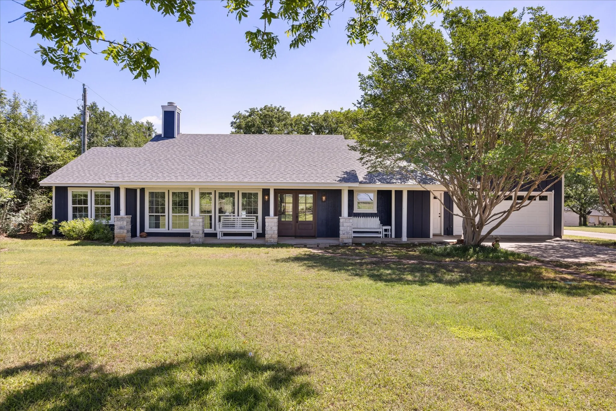 Single Family Residence For Sale in Hood County , 3818 Mambrino Highway, Granbury, Texas 76048, 4 Bedroom, 3 Bathroom, 2 Garage spaces, 2,387 Sqft, built in 1993, mls#21266056, Real Estate Agent in Granbury, Homes For Sale in Hood county, Homes For Sale in Granbury, Realtor in Granbury Texas, Real Estate Brokerage Independent Realty Texas, Luminita Cordes Realtor