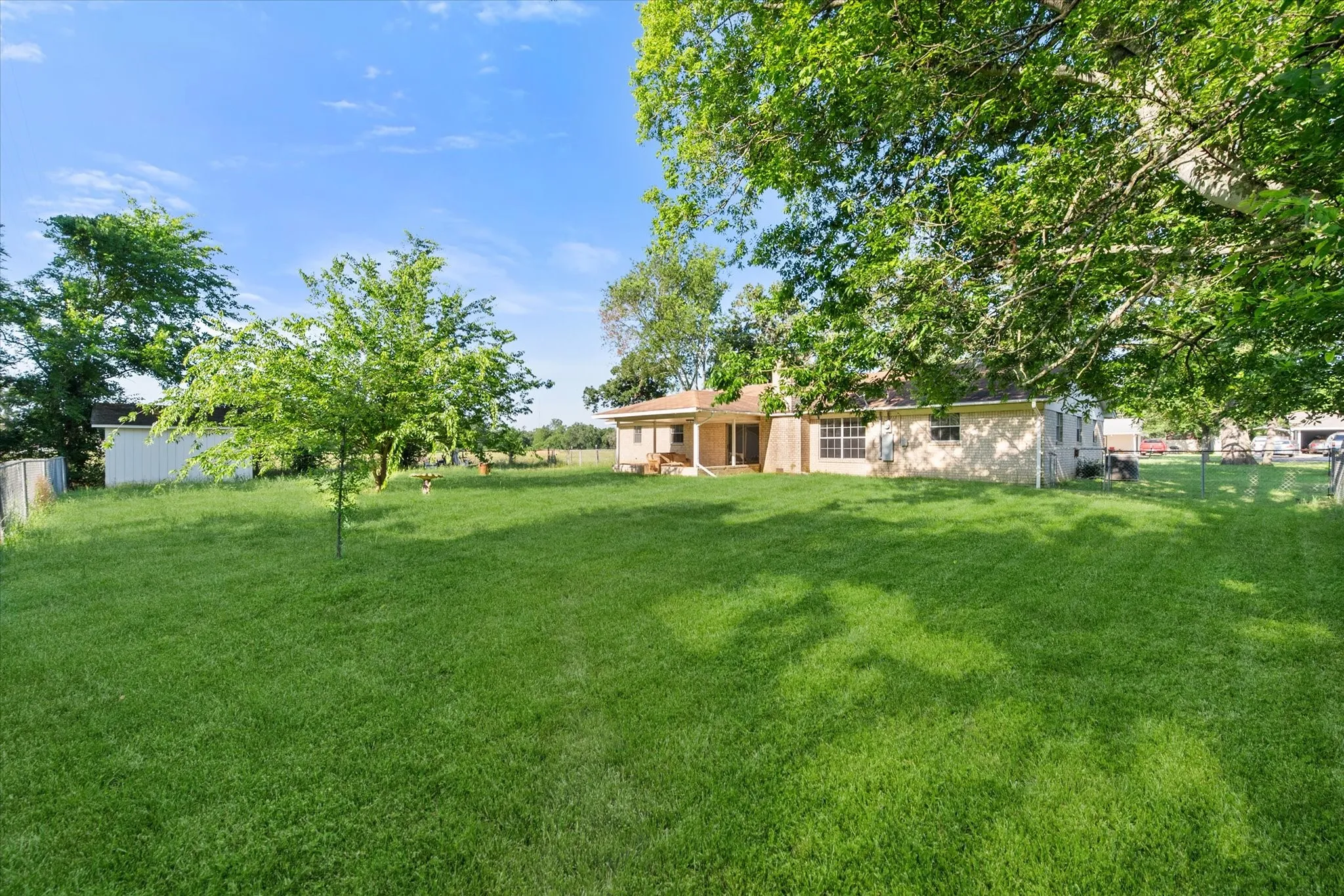 Single Family Residence For Sale in Freestone County , 824 Stardust Lane, Fairfield, Texas 75840, 3 Bedroom, 2 Bathroom, 2 Garage spaces, 1,717 Sqft, built in 1975, mls#21272225, Real Estate Agent in Fairfield, Homes For Sale in Freestone county, Homes For Sale in Fairfield, Realtor in Fairfield Texas, Real Estate Brokerage Independent Realty Texas, Luminita Cordes Realtor
