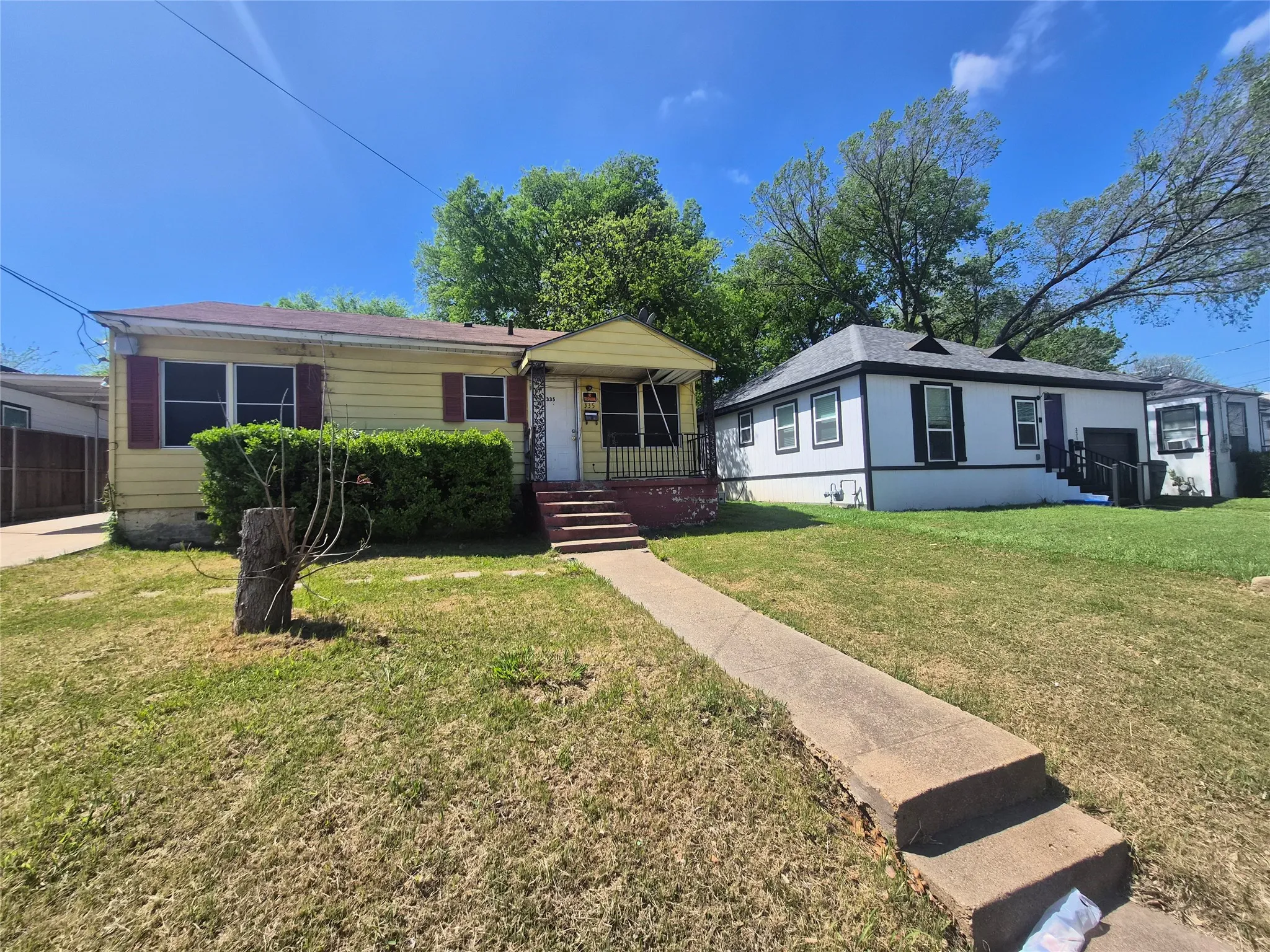 Single Family Residence For Sale in Dallas County , 335 Avenue J, Dallas, Texas 75203, 2 Bedroom, 1 Bathroom, 1 Garage spaces, 1,120 Sqft, built in 1946, mls#21249059, Real Estate Agent in Dallas, Homes For Sale in Dallas county, Homes For Sale in Dallas, Realtor in Dallas Texas, Real Estate Brokerage Independent Realty Texas, Luminita Cordes Realtor