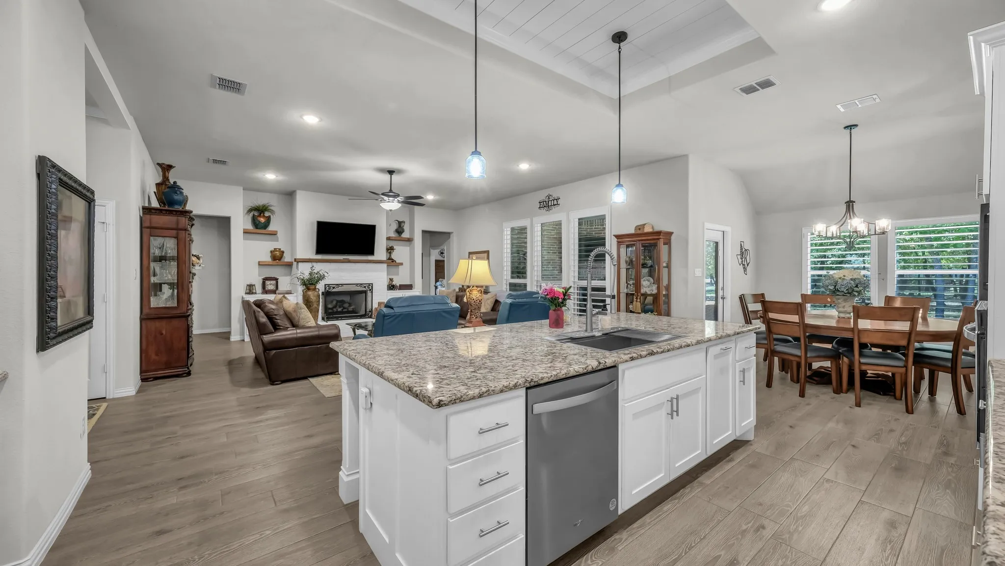 Single Family Residence For Sale in Parker County , 330 Timbers Circle, Poolville, Texas 76487, 4 Bedroom, 3 Bathroom, 2 Garage spaces, 2,459 Sqft, built in 2021, mls#21273288, Real Estate Agent in Poolville, Homes For Sale in Parker county, Homes For Sale in Poolville, Realtor in Poolville Texas, Real Estate Brokerage Independent Realty Texas, Luminita Cordes Realtor