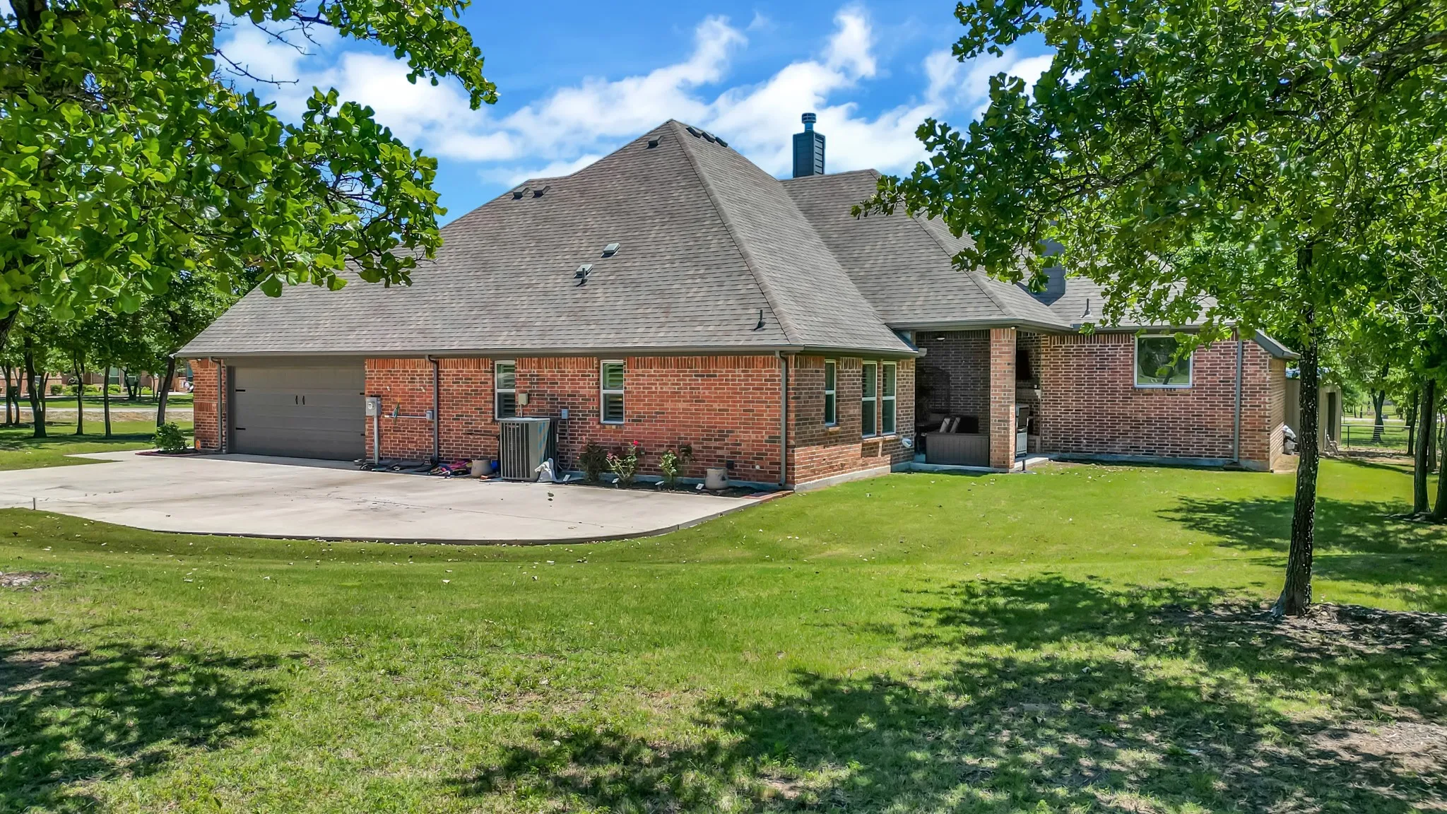 Single Family Residence For Sale in Parker County , 330 Timbers Circle, Poolville, Texas 76487, 4 Bedroom, 3 Bathroom, 2 Garage spaces, 2,459 Sqft, built in 2021, mls#21273288, Real Estate Agent in Poolville, Homes For Sale in Parker county, Homes For Sale in Poolville, Realtor in Poolville Texas, Real Estate Brokerage Independent Realty Texas, Luminita Cordes Realtor