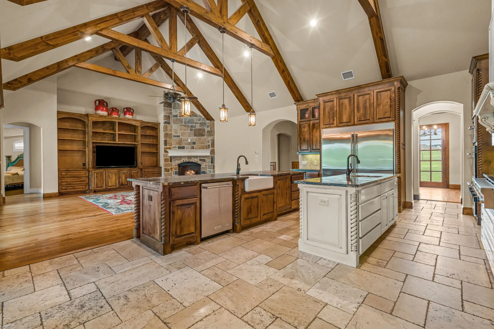 Single Family Residence For Sale in Tarrant County , 7809 Bella Flora Drive, Fort Worth, Texas 76126, 4 Bedroom, 4 Bathroom, 3 Garage spaces, 3,972 Sqft, built in 2015, Price $1,150,000, mls#21273816, Real Estate Agent in Fort Worth, Homes For Sale in Tarrant county, Homes For Sale in Fort Worth, Realtor in Fort Worth Texas, Real Estate Brokerage Independent Realty Texas, Luminita Cordes Realtor