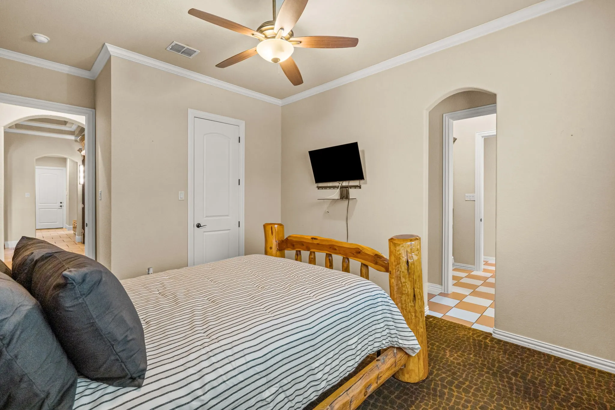 Single Family Residence For Sale in Tarrant County , 7809 Bella Flora Drive, Fort Worth, Texas 76126, 4 Bedroom, 4 Bathroom, 3 Garage spaces, 3,972 Sqft, built in 2015, Price $1,150,000, mls#21273816, Real Estate Agent in Fort Worth, Homes For Sale in Tarrant county, Homes For Sale in Fort Worth, Realtor in Fort Worth Texas, Real Estate Brokerage Independent Realty Texas, Luminita Cordes Realtor