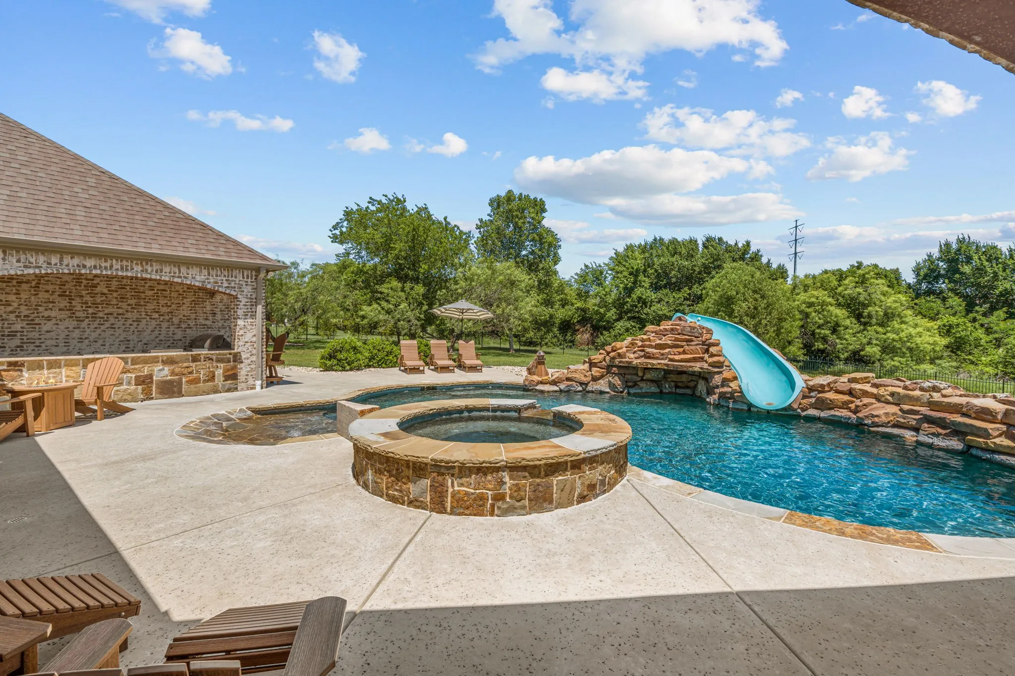 Single Family Residence For Sale in Tarrant County , 7809 Bella Flora Drive, Fort Worth, Texas 76126, 4 Bedroom, 4 Bathroom, 3 Garage spaces, 3,972 Sqft, built in 2015, Price $1,150,000, mls#21273816, Real Estate Agent in Fort Worth, Homes For Sale in Tarrant county, Homes For Sale in Fort Worth, Realtor in Fort Worth Texas, Real Estate Brokerage Independent Realty Texas, Luminita Cordes Realtor