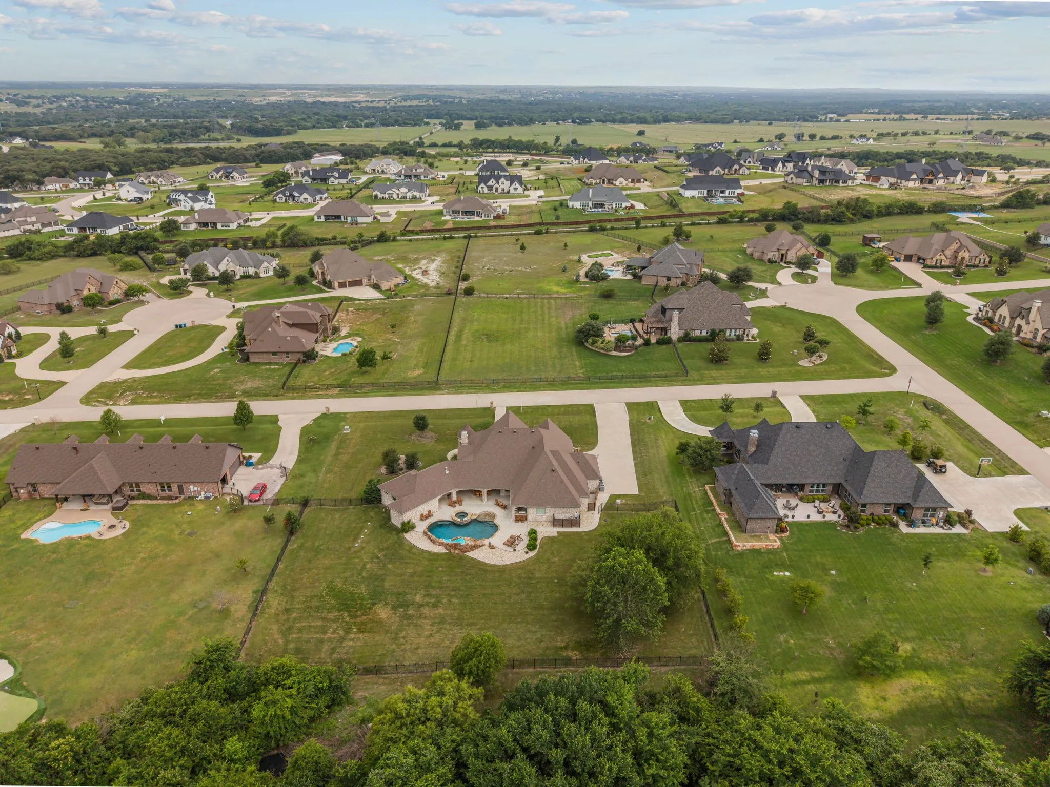 Single Family Residence For Sale in Tarrant County , 7809 Bella Flora Drive, Fort Worth, Texas 76126, 4 Bedroom, 4 Bathroom, 3 Garage spaces, 3,972 Sqft, built in 2015, Price $1,150,000, mls#21273816, Real Estate Agent in Fort Worth, Homes For Sale in Tarrant county, Homes For Sale in Fort Worth, Realtor in Fort Worth Texas, Real Estate Brokerage Independent Realty Texas, Luminita Cordes Realtor