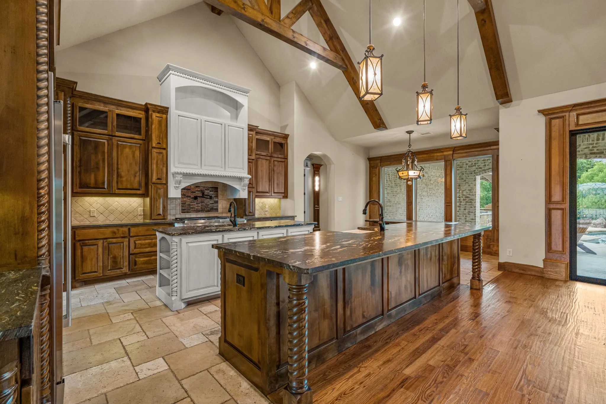 Single Family Residence For Sale in Tarrant County , 7809 Bella Flora Drive, Fort Worth, Texas 76126, 4 Bedroom, 4 Bathroom, 3 Garage spaces, 3,972 Sqft, built in 2015, Price $1,150,000, mls#21273816, Real Estate Agent in Fort Worth, Homes For Sale in Tarrant county, Homes For Sale in Fort Worth, Realtor in Fort Worth Texas, Real Estate Brokerage Independent Realty Texas, Luminita Cordes Realtor