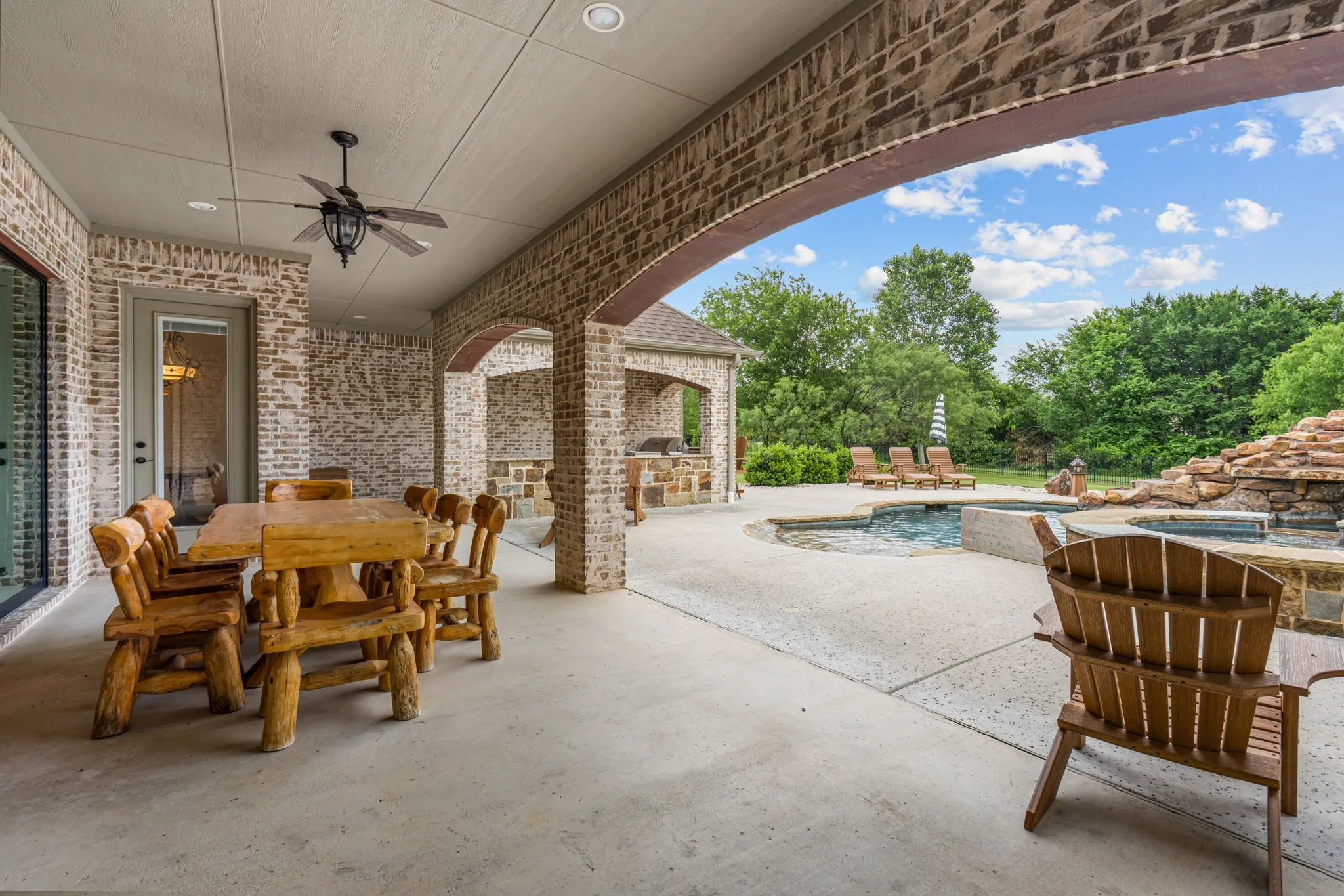 Single Family Residence For Sale in Tarrant County , 7809 Bella Flora Drive, Fort Worth, Texas 76126, 4 Bedroom, 4 Bathroom, 3 Garage spaces, 3,972 Sqft, built in 2015, Price $1,150,000, mls#21273816, Real Estate Agent in Fort Worth, Homes For Sale in Tarrant county, Homes For Sale in Fort Worth, Realtor in Fort Worth Texas, Real Estate Brokerage Independent Realty Texas, Luminita Cordes Realtor