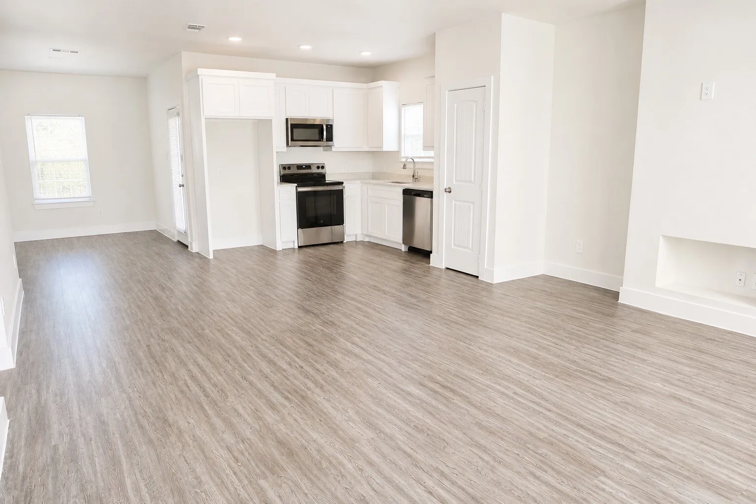 Single Family Residence For Sale in Hopkins County , 500 Como, Sulphur Springs, Texas 75482, 3 Bedroom, 2 Bathroom, Garage spaces, 1,242 Sqft, built in 2023, mls#21268489, Real Estate Agent in Sulphur Springs, Homes For Sale in Hopkins county, Homes For Sale in Sulphur Springs, Realtor in Sulphur Springs Texas, Real Estate Brokerage Independent Realty Texas, Luminita Cordes Realtor