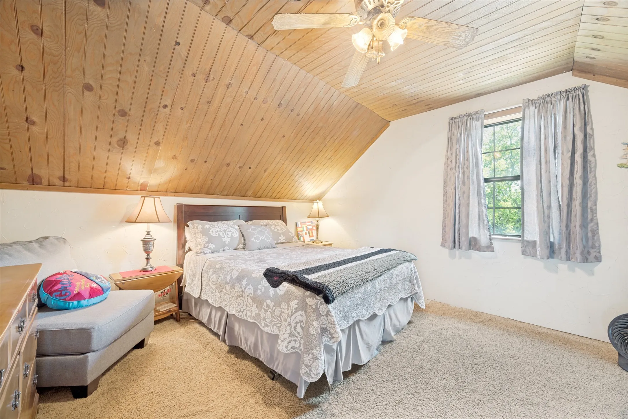 Single Family Residence For Sale in Fannin County , 744 County Road 4910, Trenton, Texas 75490, 3 Bedrooms, 3 Bathrooms, Garage spaces, 2,449 Sqft, built in 2005, Price $625,000, mls#21273938, Real Estate Agent in Trenton, Homes For Sale in Fannin county, Homes For Sale in Trenton, Realtor in Trenton Texas, Real Estate Brokerage Independent Realty Texas, Luminita Cordes Realtor