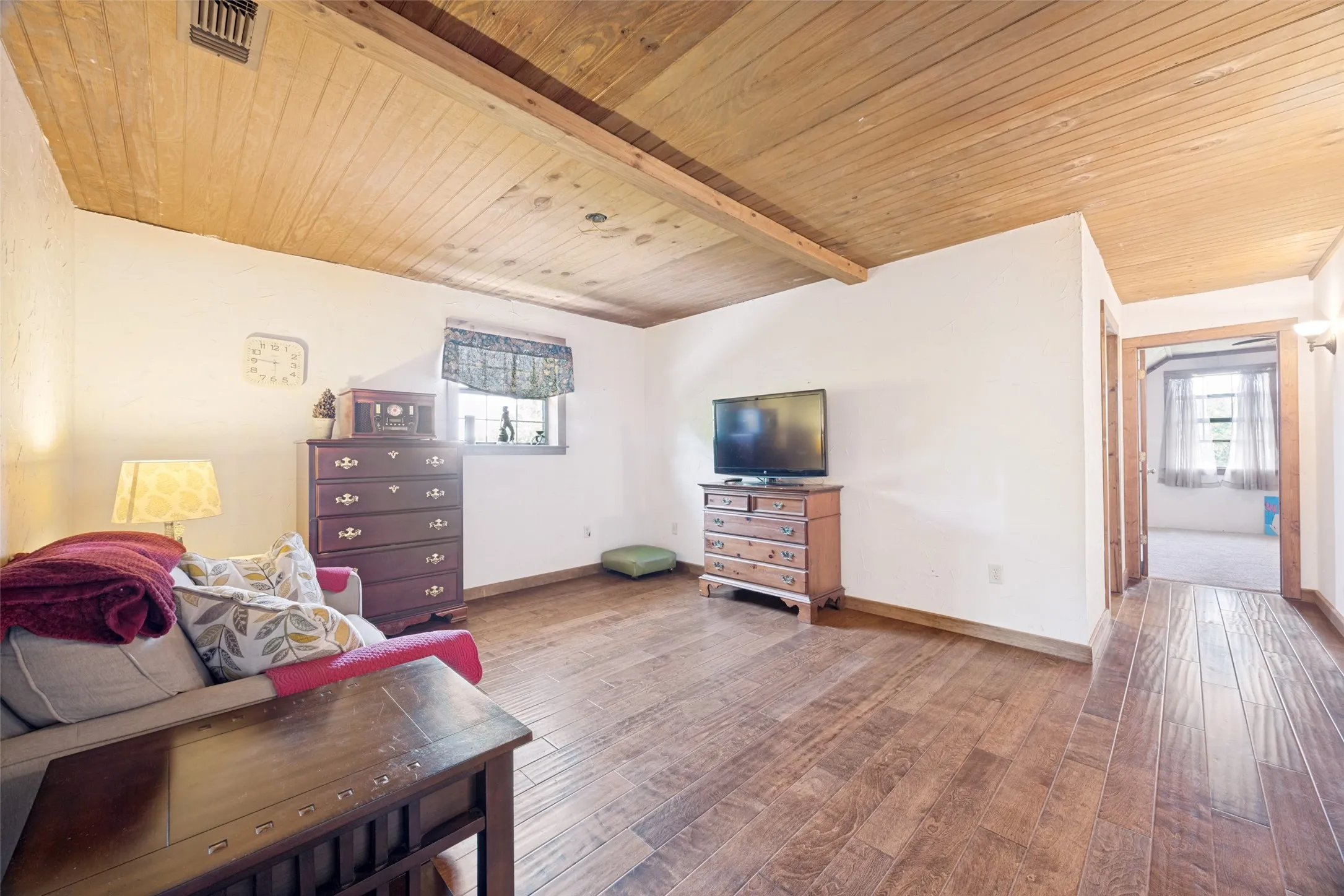 Single Family Residence For Sale in Fannin County , 744 County Road 4910, Trenton, Texas 75490, 3 Bedrooms, 3 Bathrooms, Garage spaces, 2,449 Sqft, built in 2005, Price $625,000, mls#21273938, Real Estate Agent in Trenton, Homes For Sale in Fannin county, Homes For Sale in Trenton, Realtor in Trenton Texas, Real Estate Brokerage Independent Realty Texas, Luminita Cordes Realtor