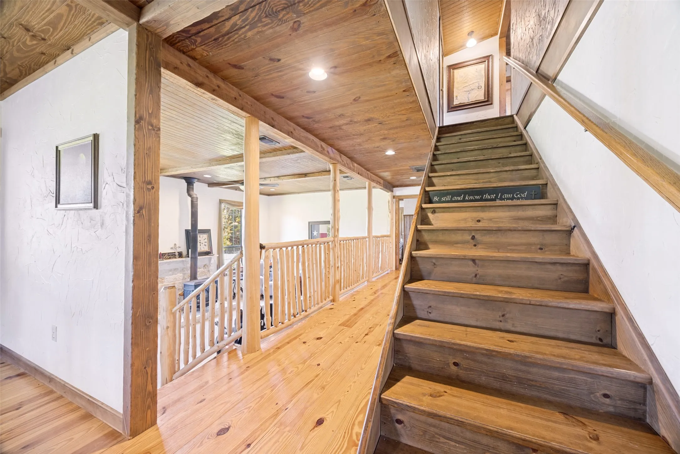 Single Family Residence For Sale in Fannin County , 744 County Road 4910, Trenton, Texas 75490, 3 Bedrooms, 3 Bathrooms, Garage spaces, 2,449 Sqft, built in 2005, Price $625,000, mls#21273938, Real Estate Agent in Trenton, Homes For Sale in Fannin county, Homes For Sale in Trenton, Realtor in Trenton Texas, Real Estate Brokerage Independent Realty Texas, Luminita Cordes Realtor