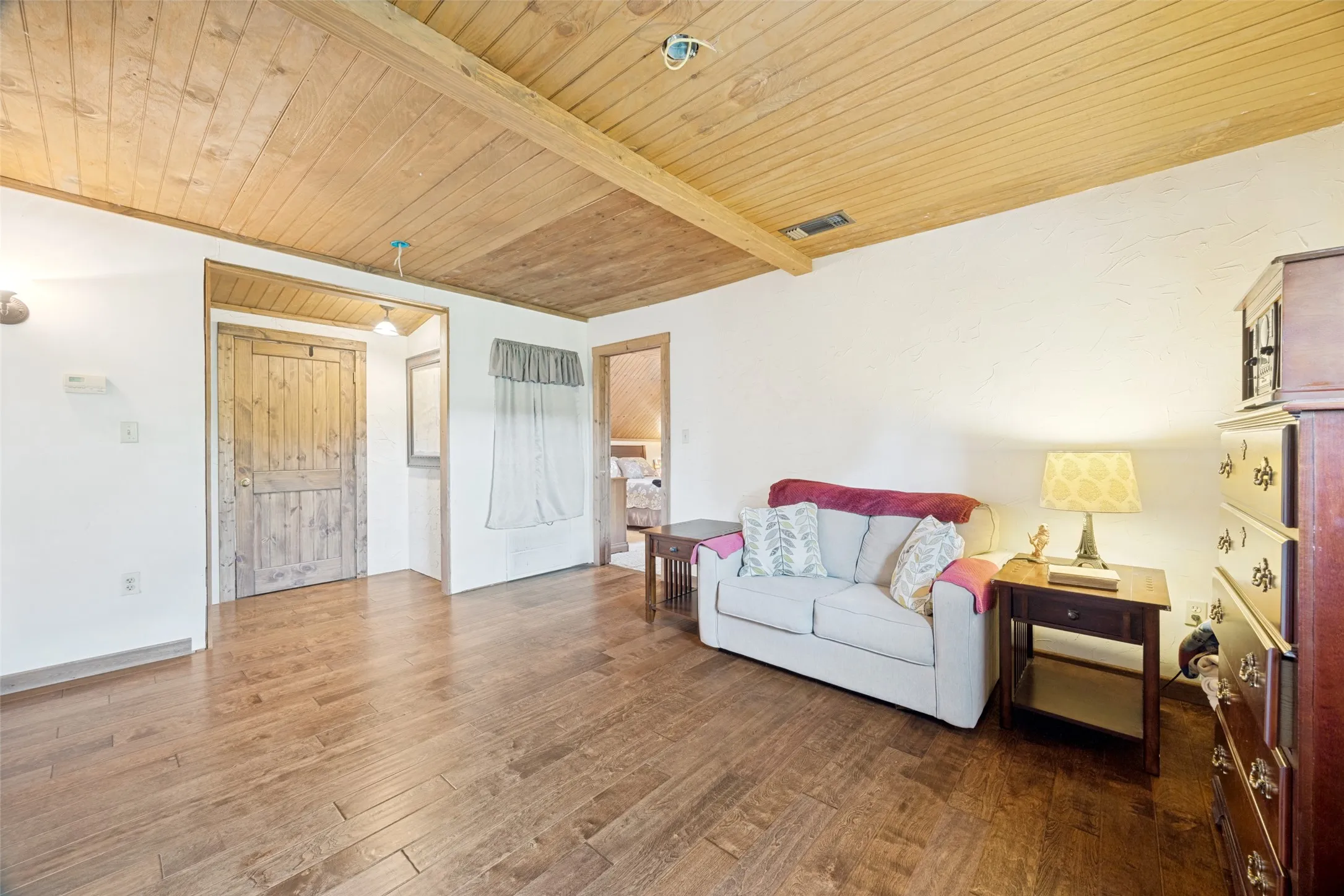Single Family Residence For Sale in Fannin County , 744 County Road 4910, Trenton, Texas 75490, 3 Bedrooms, 3 Bathrooms, Garage spaces, 2,449 Sqft, built in 2005, Price $625,000, mls#21273938, Real Estate Agent in Trenton, Homes For Sale in Fannin county, Homes For Sale in Trenton, Realtor in Trenton Texas, Real Estate Brokerage Independent Realty Texas, Luminita Cordes Realtor