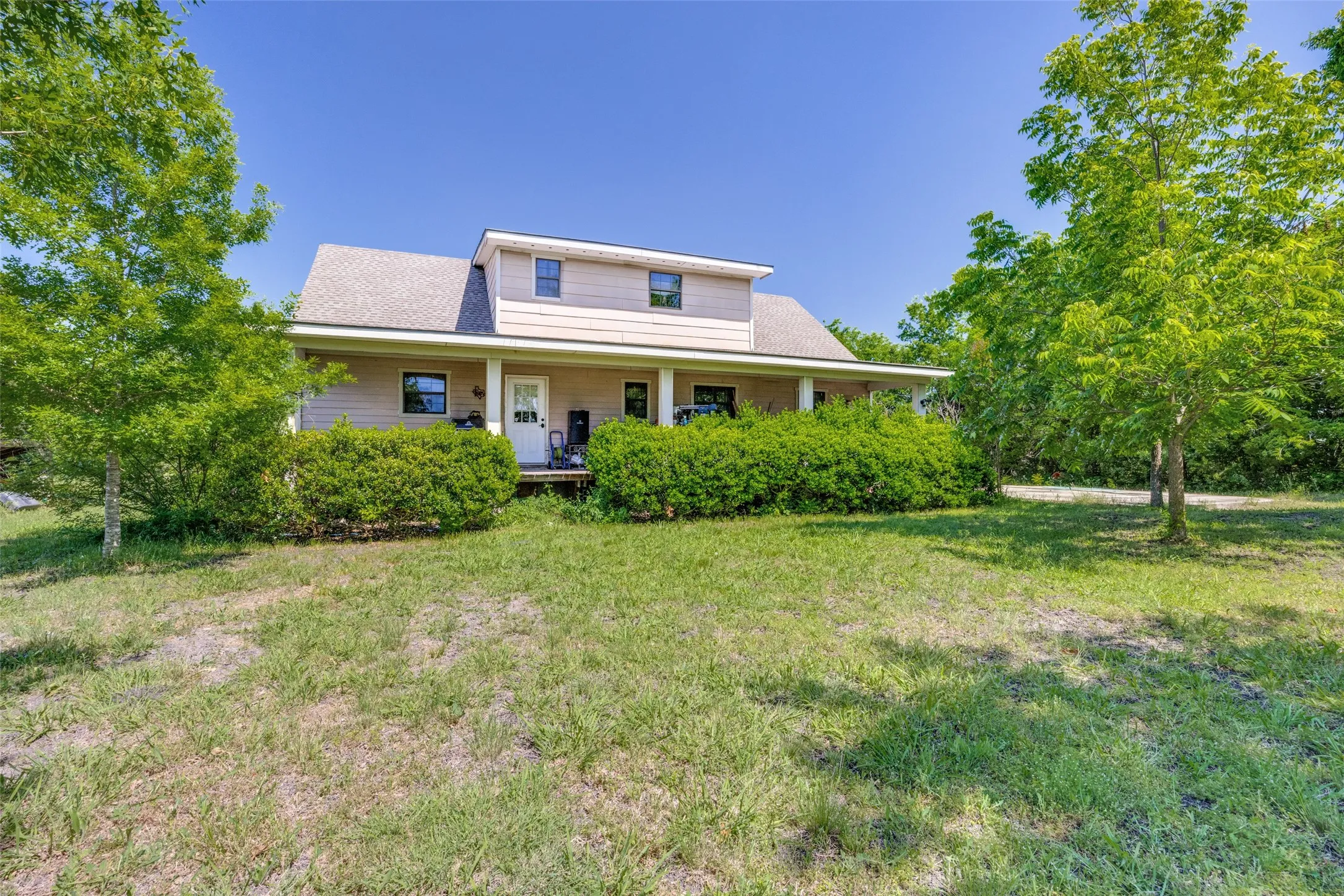 Single Family Residence For Sale in Fannin County , 744 County Road 4910, Trenton, Texas 75490, 3 Bedrooms, 3 Bathrooms, Garage spaces, 2,449 Sqft, built in 2005, Price $625,000, mls#21273938, Real Estate Agent in Trenton, Homes For Sale in Fannin county, Homes For Sale in Trenton, Realtor in Trenton Texas, Real Estate Brokerage Independent Realty Texas, Luminita Cordes Realtor