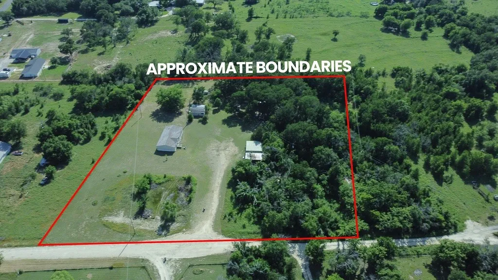 Mobile Home For Sale in Erath County , 303 Private Road 1291, Dublin, Texas 76446, 3 Bedroom, 2 Bathroom, Garage spaces, 1,560 Sqft, built in 1999, mls#21273979, Real Estate Agent in Dublin, Homes For Sale in Erath county, Homes For Sale in Dublin, Realtor in Dublin Texas, Real Estate Brokerage Independent Realty Texas, Luminita Cordes Realtor
