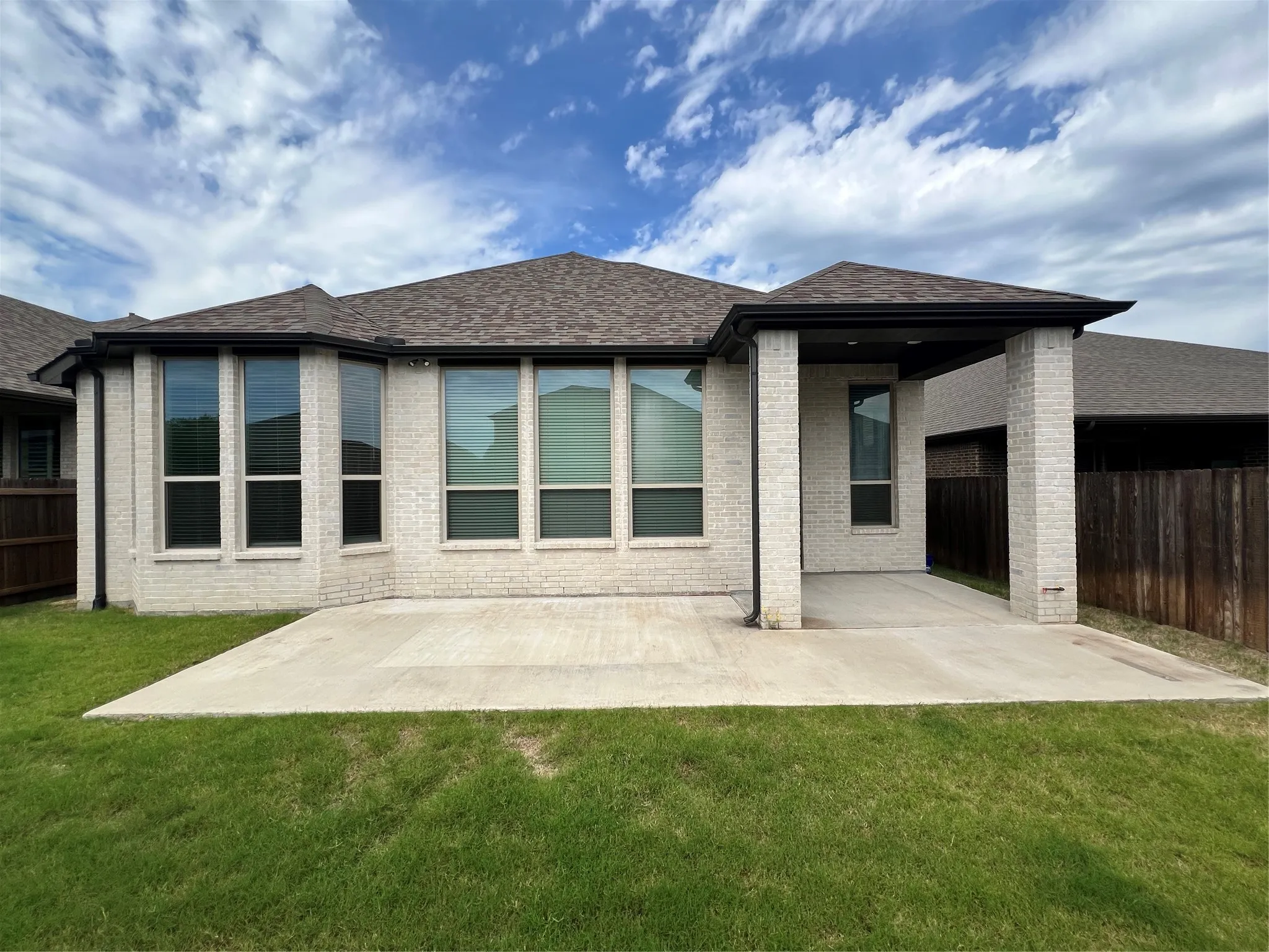 Perfect size backyard! with privacy!
