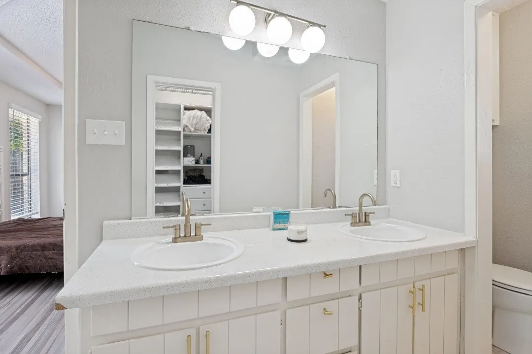 Single Family Residence For Sale in Tarrant County , 7100 Windhaven Road, North Richland Hills, Texas 76182, 3 Bedroom, 2 Bathroom, 2 Garage spaces, 1,603 Sqft, built in 1987, mls#21271958, Real Estate Agent in North Richland Hills, Homes For Sale in Tarrant county, Homes For Sale in North Richland Hills, Realtor in North Richland Hills Texas, Real Estate Brokerage Independent Realty Texas, Luminita Cordes Realtor