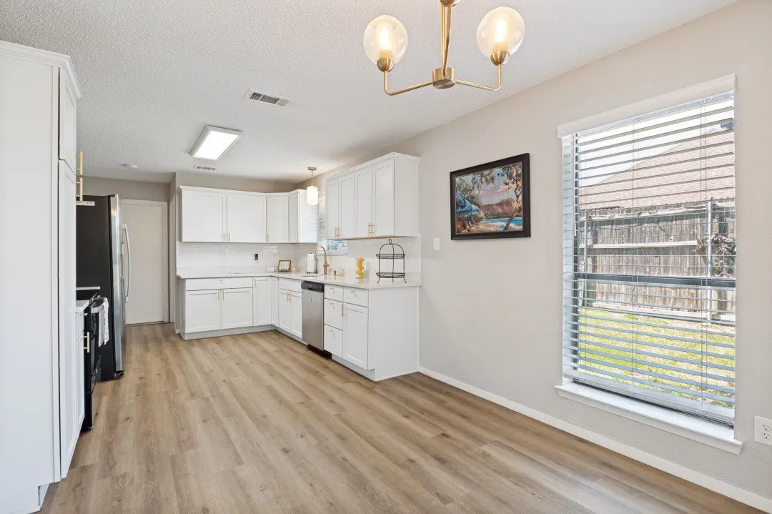 Single Family Residence For Sale in Tarrant County , 7100 Windhaven Road, North Richland Hills, Texas 76182, 3 Bedroom, 2 Bathroom, 2 Garage spaces, 1,603 Sqft, built in 1987, mls#21271958, Real Estate Agent in North Richland Hills, Homes For Sale in Tarrant county, Homes For Sale in North Richland Hills, Realtor in North Richland Hills Texas, Real Estate Brokerage Independent Realty Texas, Luminita Cordes Realtor