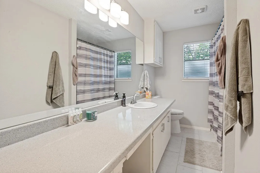 Single Family Residence For Sale in Tarrant County , 7100 Windhaven Road, North Richland Hills, Texas 76182, 3 Bedroom, 2 Bathroom, 2 Garage spaces, 1,603 Sqft, built in 1987, mls#21271958, Real Estate Agent in North Richland Hills, Homes For Sale in Tarrant county, Homes For Sale in North Richland Hills, Realtor in North Richland Hills Texas, Real Estate Brokerage Independent Realty Texas, Luminita Cordes Realtor