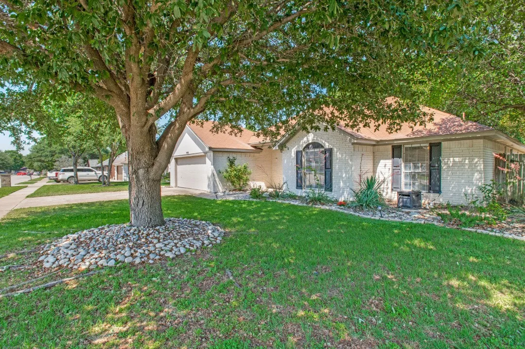 Single Family Residence For Sale in Tarrant County , 7100 Windhaven Road, North Richland Hills, Texas 76182, 3 Bedroom, 2 Bathroom, 2 Garage spaces, 1,603 Sqft, built in 1987, mls#21271958, Real Estate Agent in North Richland Hills, Homes For Sale in Tarrant county, Homes For Sale in North Richland Hills, Realtor in North Richland Hills Texas, Real Estate Brokerage Independent Realty Texas, Luminita Cordes Realtor
