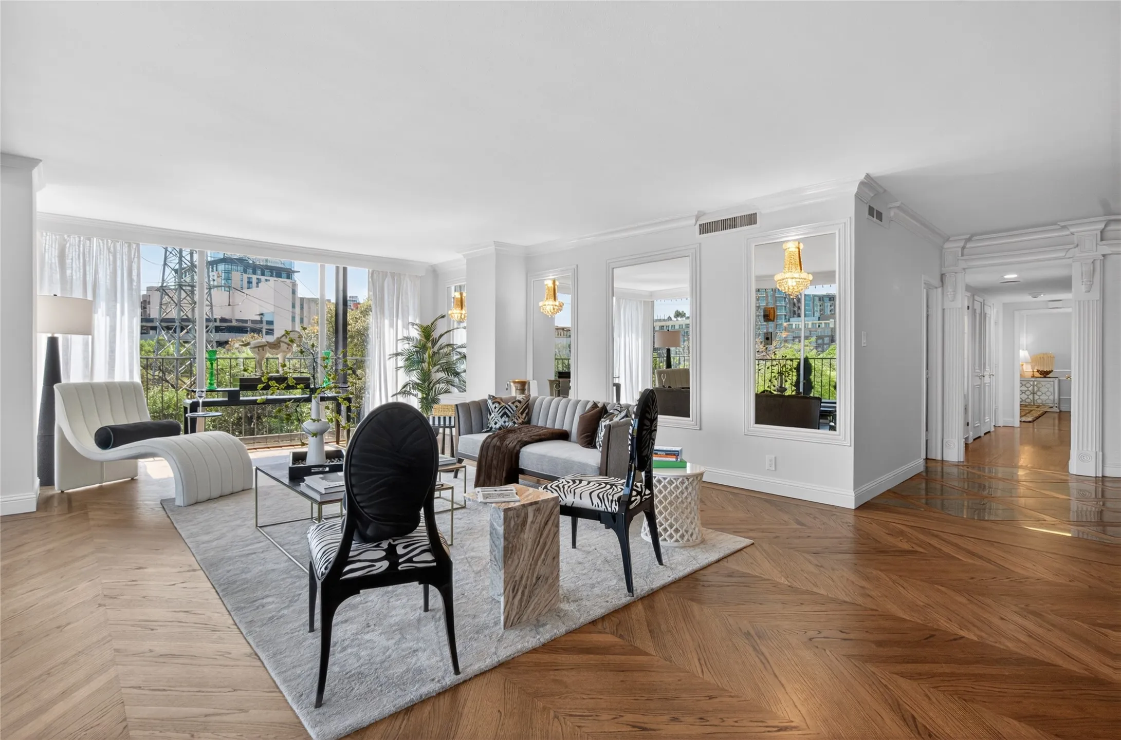 Condominium For Sale in Dallas County , 3310 Fairmount Street 7D, Dallas, Texas 75201, 2 Bedroom, 2 Bathroom, 2 Garage spaces, 2,247 Sqft, built in 1964, mls#21273996, Real Estate Agent in Dallas, Homes For Sale in Dallas county, Homes For Sale in Dallas, Realtor in Dallas Texas, Real Estate Brokerage Independent Realty Texas, Luminita Cordes Realtor