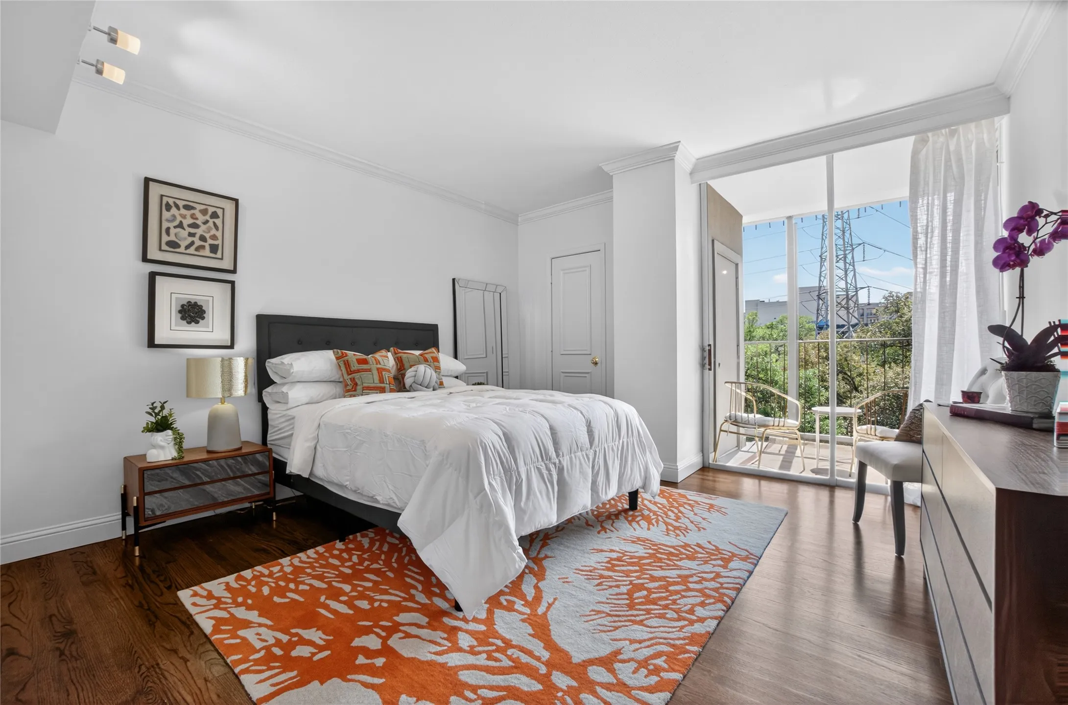 Condominium For Sale in Dallas County , 3310 Fairmount Street 7D, Dallas, Texas 75201, 2 Bedroom, 2 Bathroom, 2 Garage spaces, 2,247 Sqft, built in 1964, mls#21273996, Real Estate Agent in Dallas, Homes For Sale in Dallas county, Homes For Sale in Dallas, Realtor in Dallas Texas, Real Estate Brokerage Independent Realty Texas, Luminita Cordes Realtor