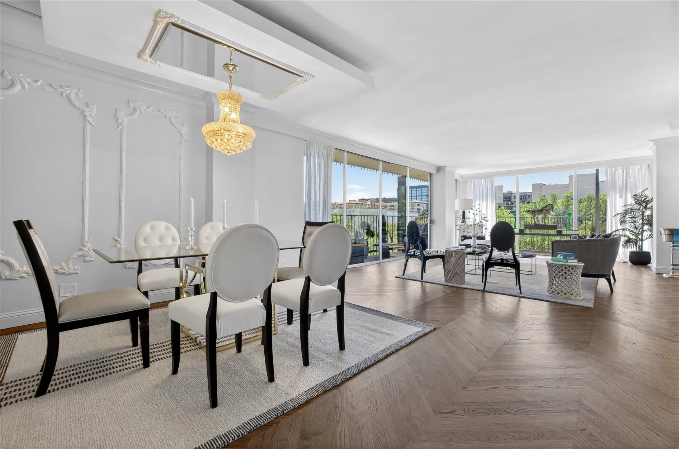 Condominium For Sale in Dallas County , 3310 Fairmount Street 7D, Dallas, Texas 75201, 2 Bedroom, 2 Bathroom, 2 Garage spaces, 2,247 Sqft, built in 1964, mls#21273996, Real Estate Agent in Dallas, Homes For Sale in Dallas county, Homes For Sale in Dallas, Realtor in Dallas Texas, Real Estate Brokerage Independent Realty Texas, Luminita Cordes Realtor