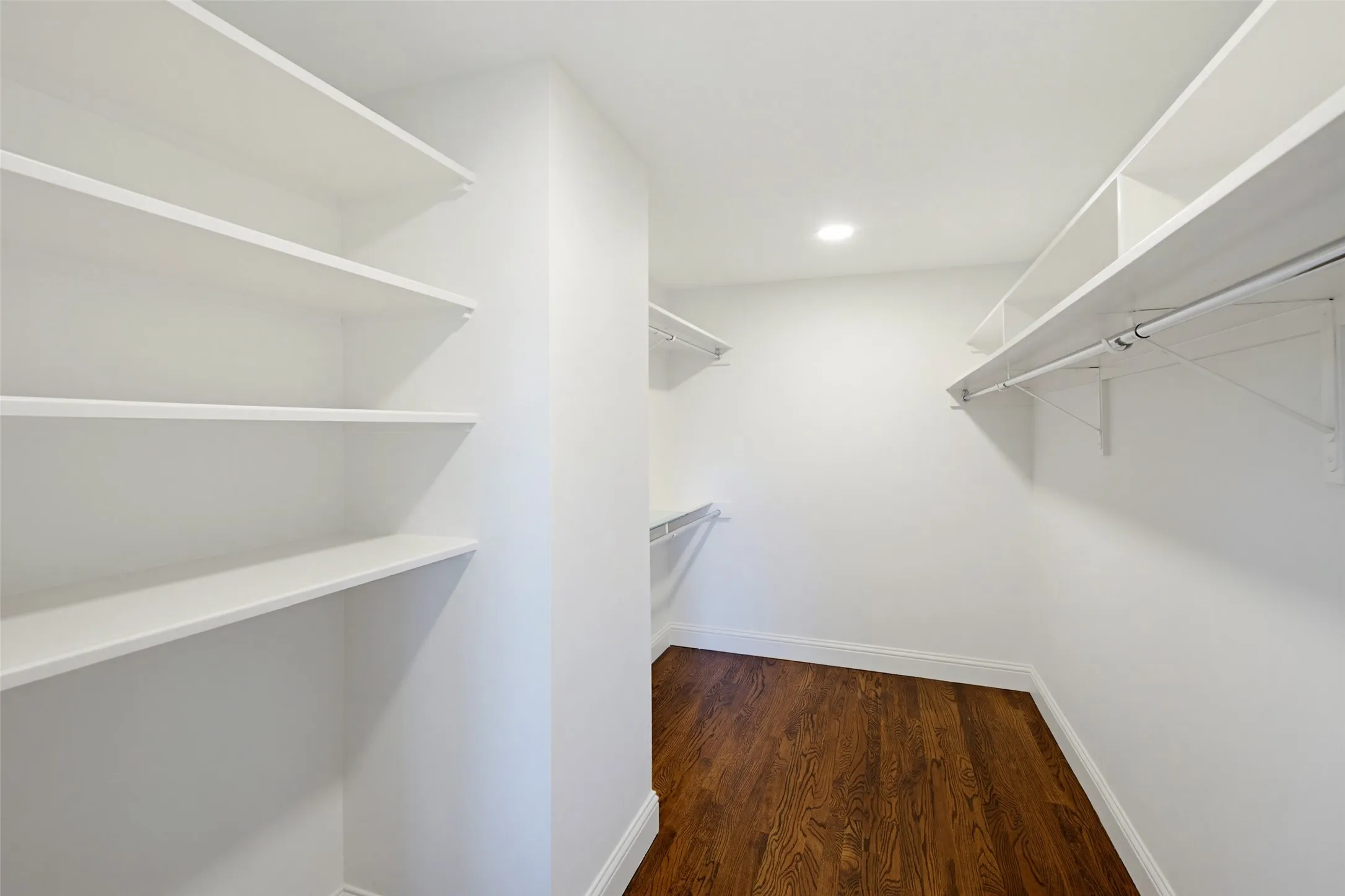 Condominium For Sale in Dallas County , 3310 Fairmount Street 7D, Dallas, Texas 75201, 2 Bedroom, 2 Bathroom, 2 Garage spaces, 2,247 Sqft, built in 1964, mls#21273996, Real Estate Agent in Dallas, Homes For Sale in Dallas county, Homes For Sale in Dallas, Realtor in Dallas Texas, Real Estate Brokerage Independent Realty Texas, Luminita Cordes Realtor