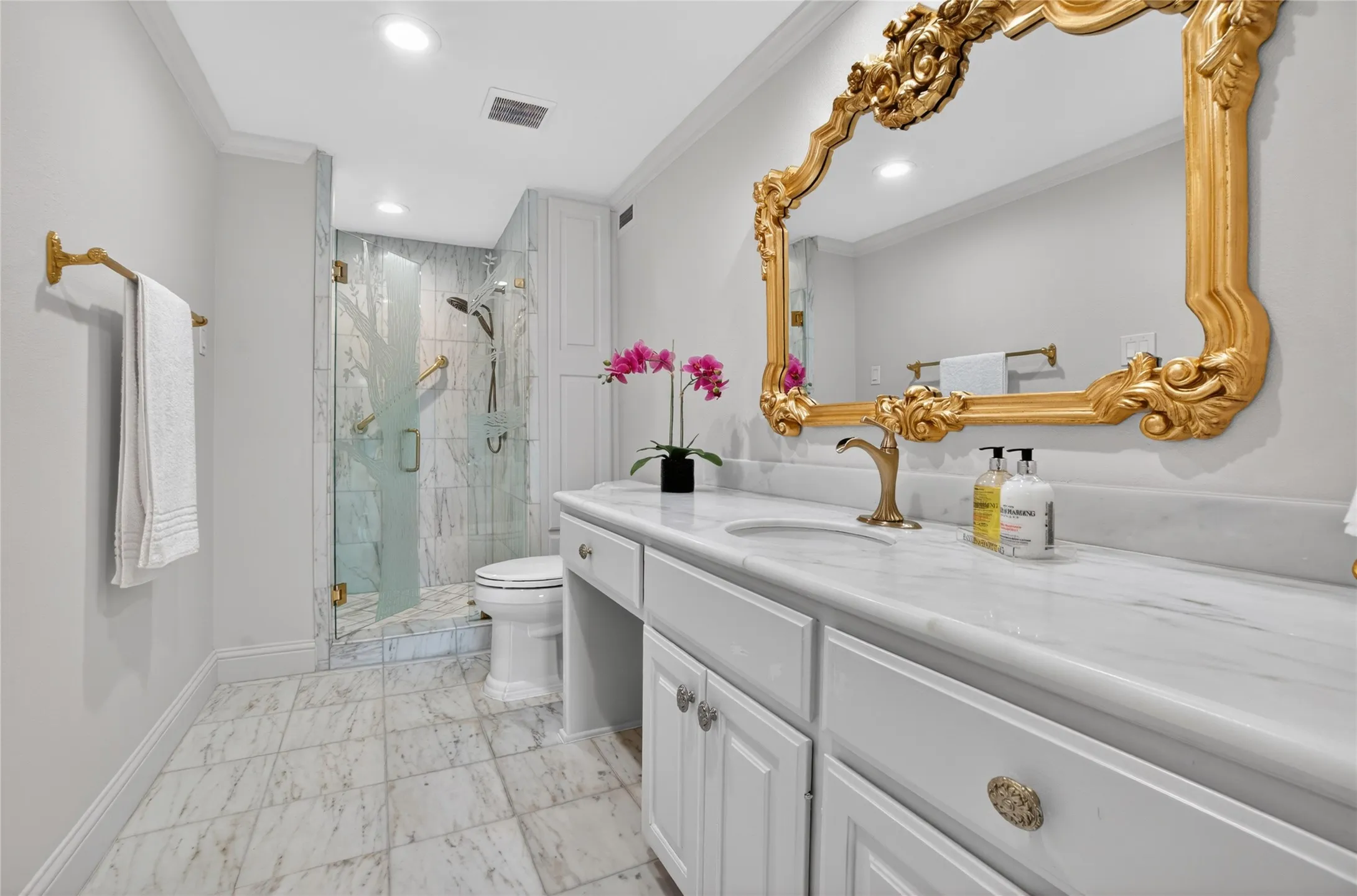 Condominium For Sale in Dallas County , 3310 Fairmount Street 7D, Dallas, Texas 75201, 2 Bedroom, 2 Bathroom, 2 Garage spaces, 2,247 Sqft, built in 1964, mls#21273996, Real Estate Agent in Dallas, Homes For Sale in Dallas county, Homes For Sale in Dallas, Realtor in Dallas Texas, Real Estate Brokerage Independent Realty Texas, Luminita Cordes Realtor