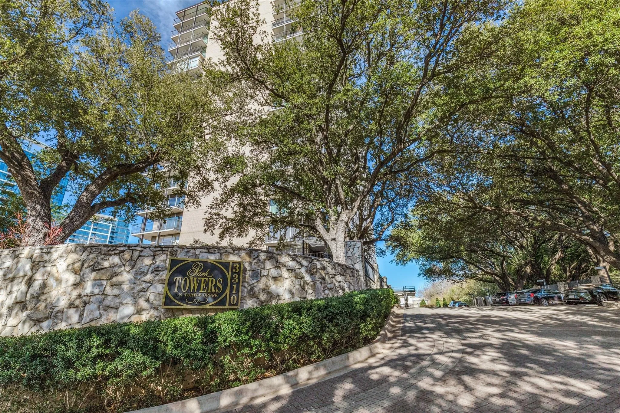 Condominium For Sale in Dallas County , 3310 Fairmount Street 7D, Dallas, Texas 75201, 2 Bedroom, 2 Bathroom, 2 Garage spaces, 2,247 Sqft, built in 1964, mls#21273996, Real Estate Agent in Dallas, Homes For Sale in Dallas county, Homes For Sale in Dallas, Realtor in Dallas Texas, Real Estate Brokerage Independent Realty Texas, Luminita Cordes Realtor