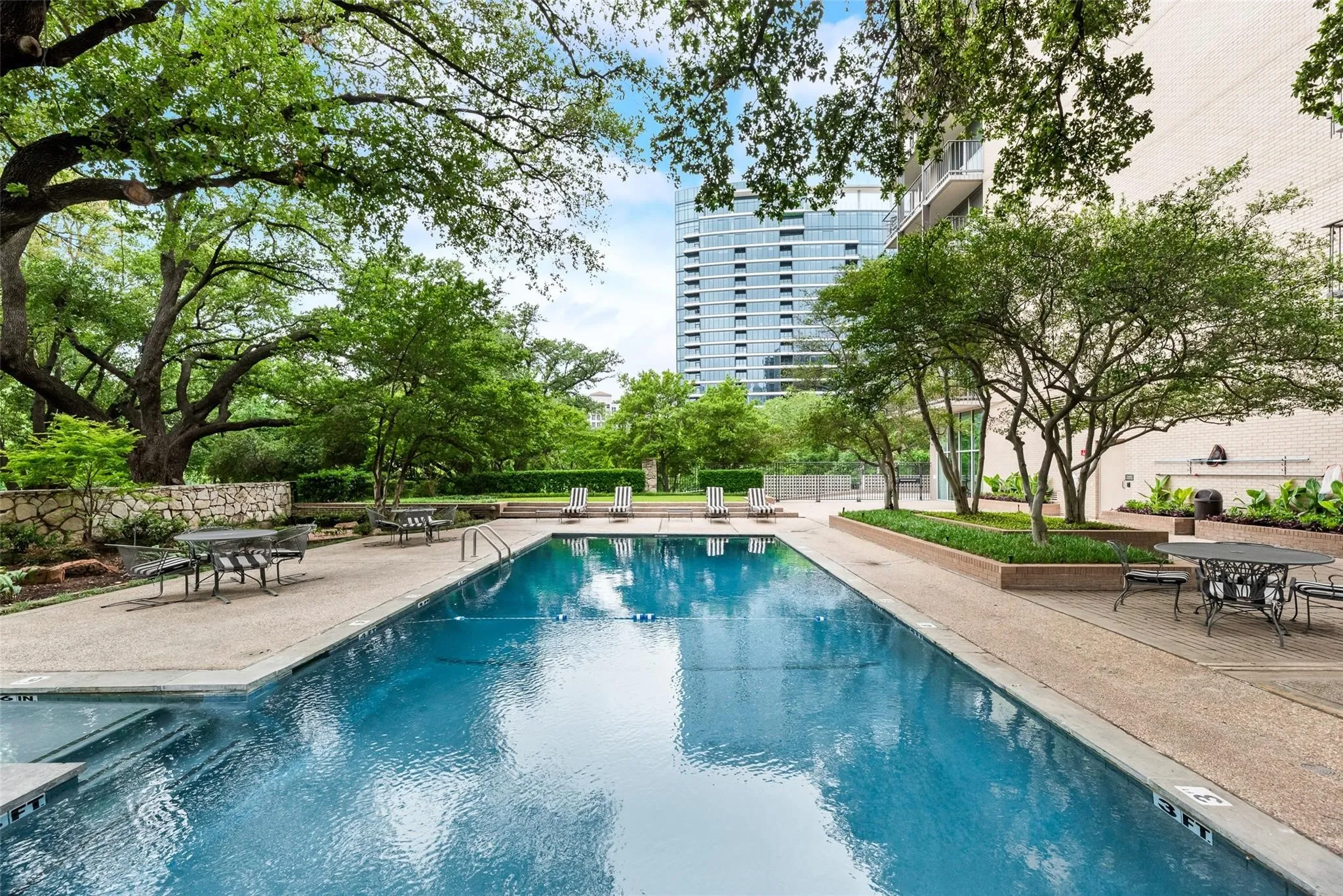 Condominium For Sale in Dallas County , 3310 Fairmount Street 7D, Dallas, Texas 75201, 2 Bedroom, 2 Bathroom, 2 Garage spaces, 2,247 Sqft, built in 1964, mls#21273996, Real Estate Agent in Dallas, Homes For Sale in Dallas county, Homes For Sale in Dallas, Realtor in Dallas Texas, Real Estate Brokerage Independent Realty Texas, Luminita Cordes Realtor