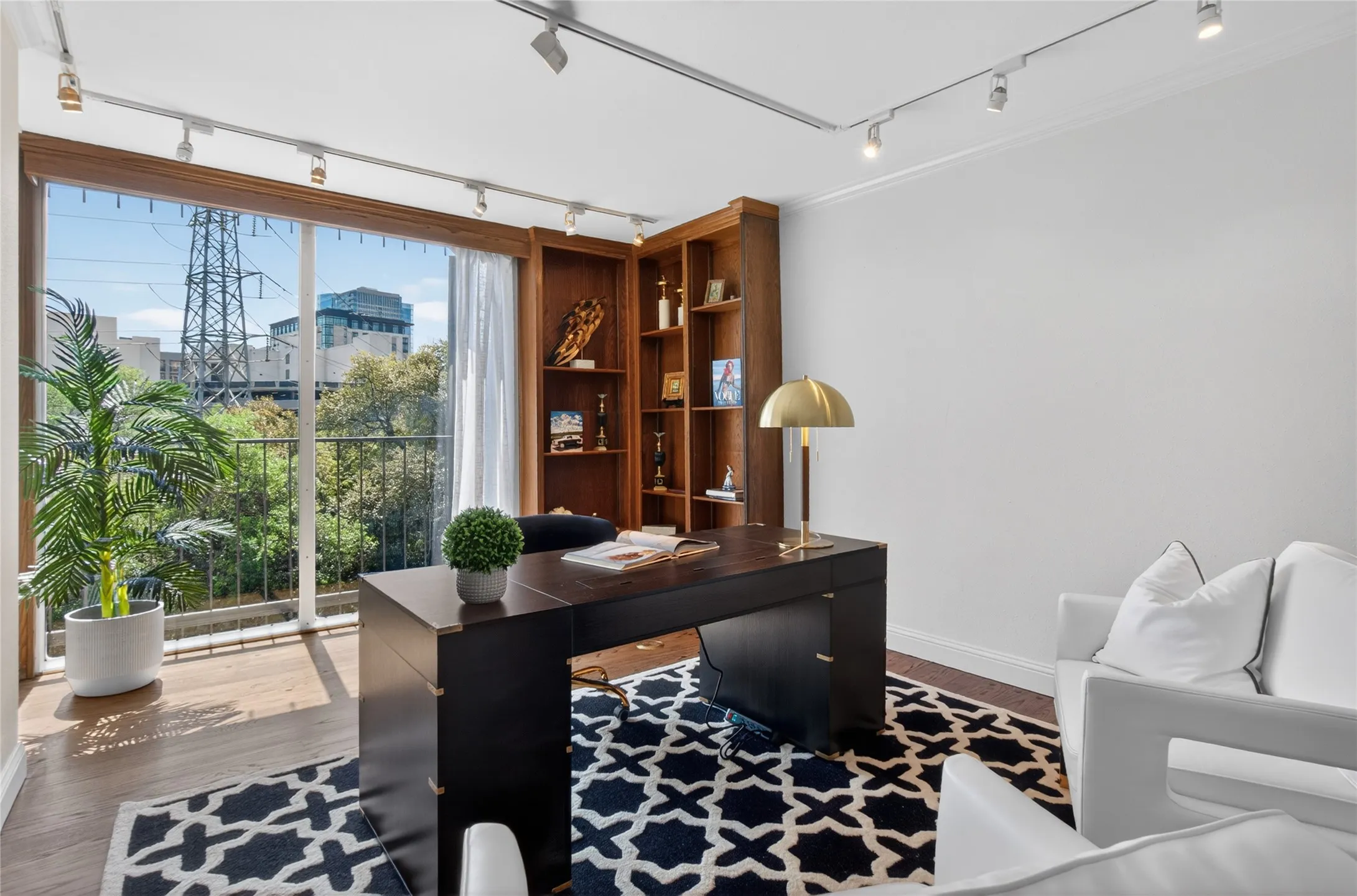 Condominium For Sale in Dallas County , 3310 Fairmount Street 7D, Dallas, Texas 75201, 2 Bedroom, 2 Bathroom, 2 Garage spaces, 2,247 Sqft, built in 1964, mls#21273996, Real Estate Agent in Dallas, Homes For Sale in Dallas county, Homes For Sale in Dallas, Realtor in Dallas Texas, Real Estate Brokerage Independent Realty Texas, Luminita Cordes Realtor